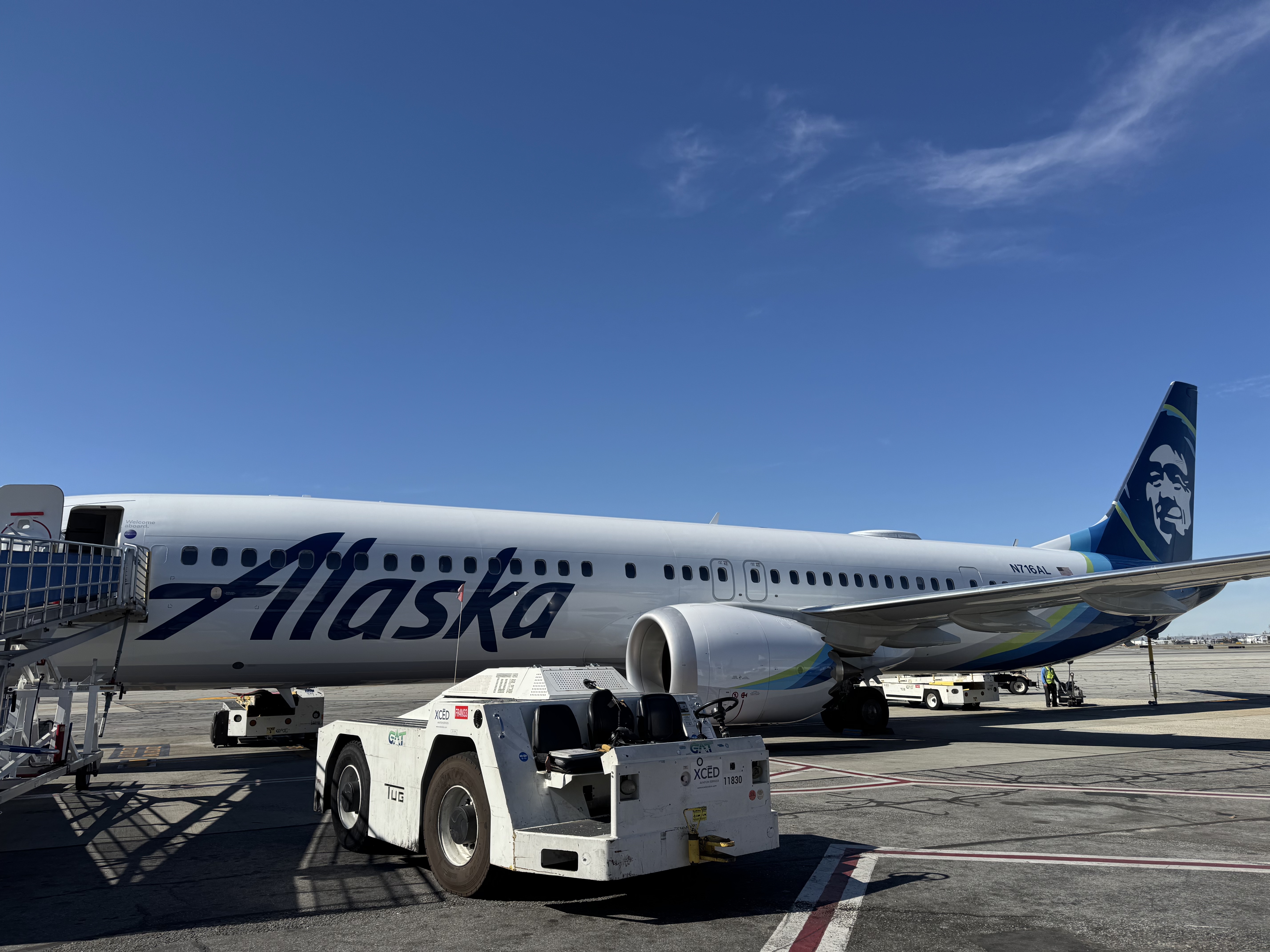 Alaska Airlines E175LR plane with Washington State livery Alaska Airlines B737 9 MAX plane at BUR