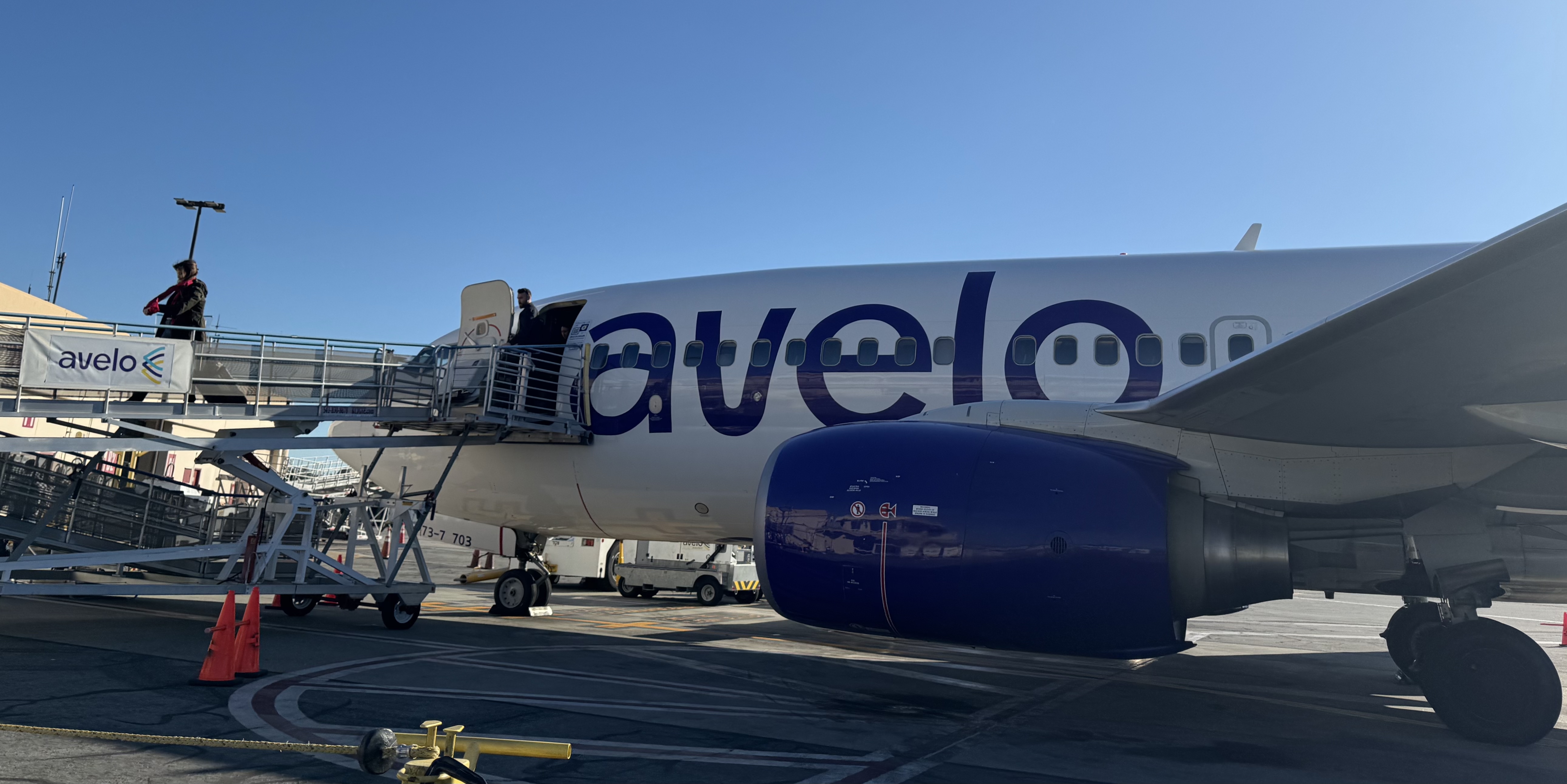 Avelo Airlines B737 7 with ramp at BUR Avelo Airlines B737 7 with ramp at BUR