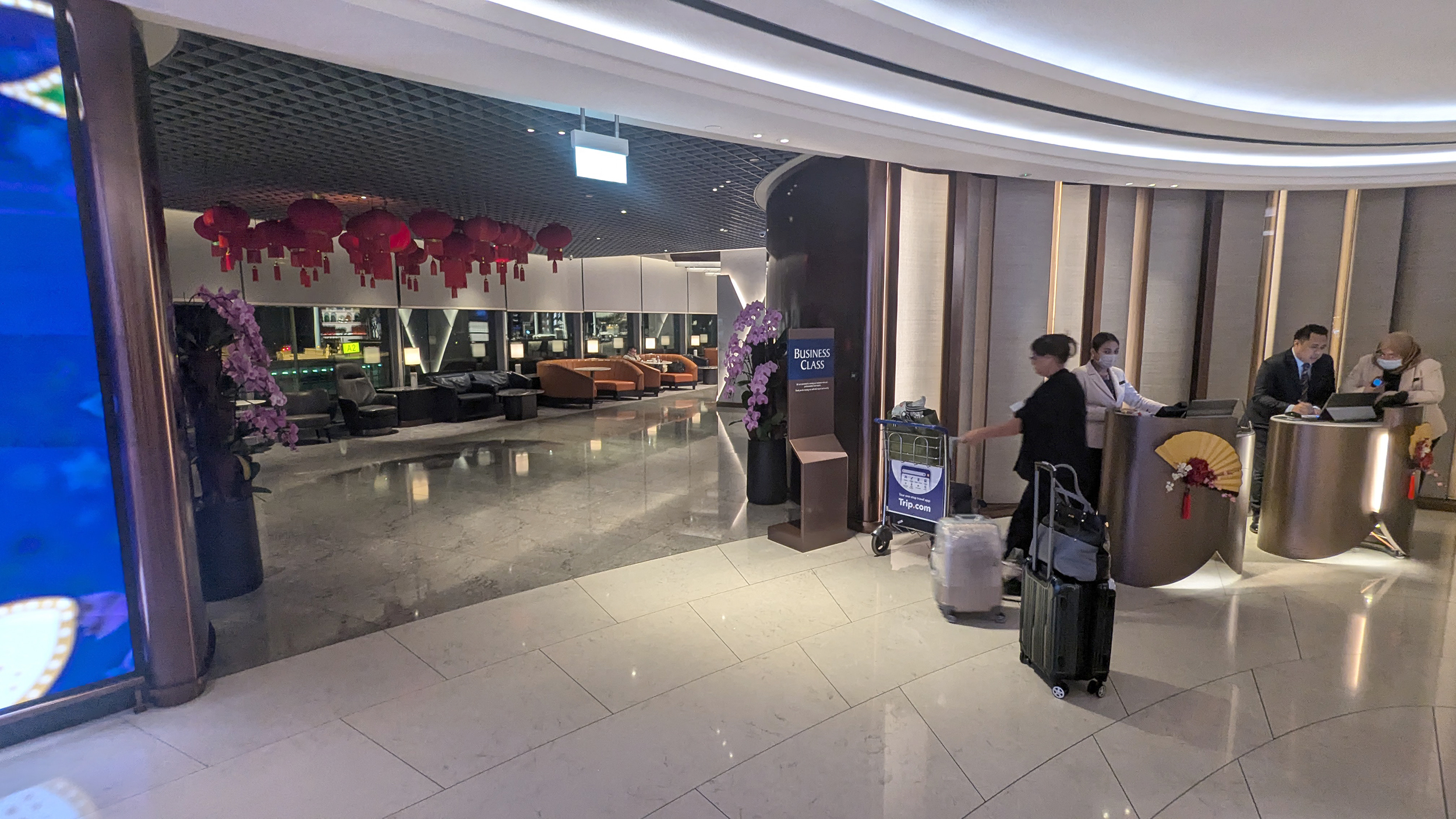 Changi T3 Silverkris business class lounge entrance