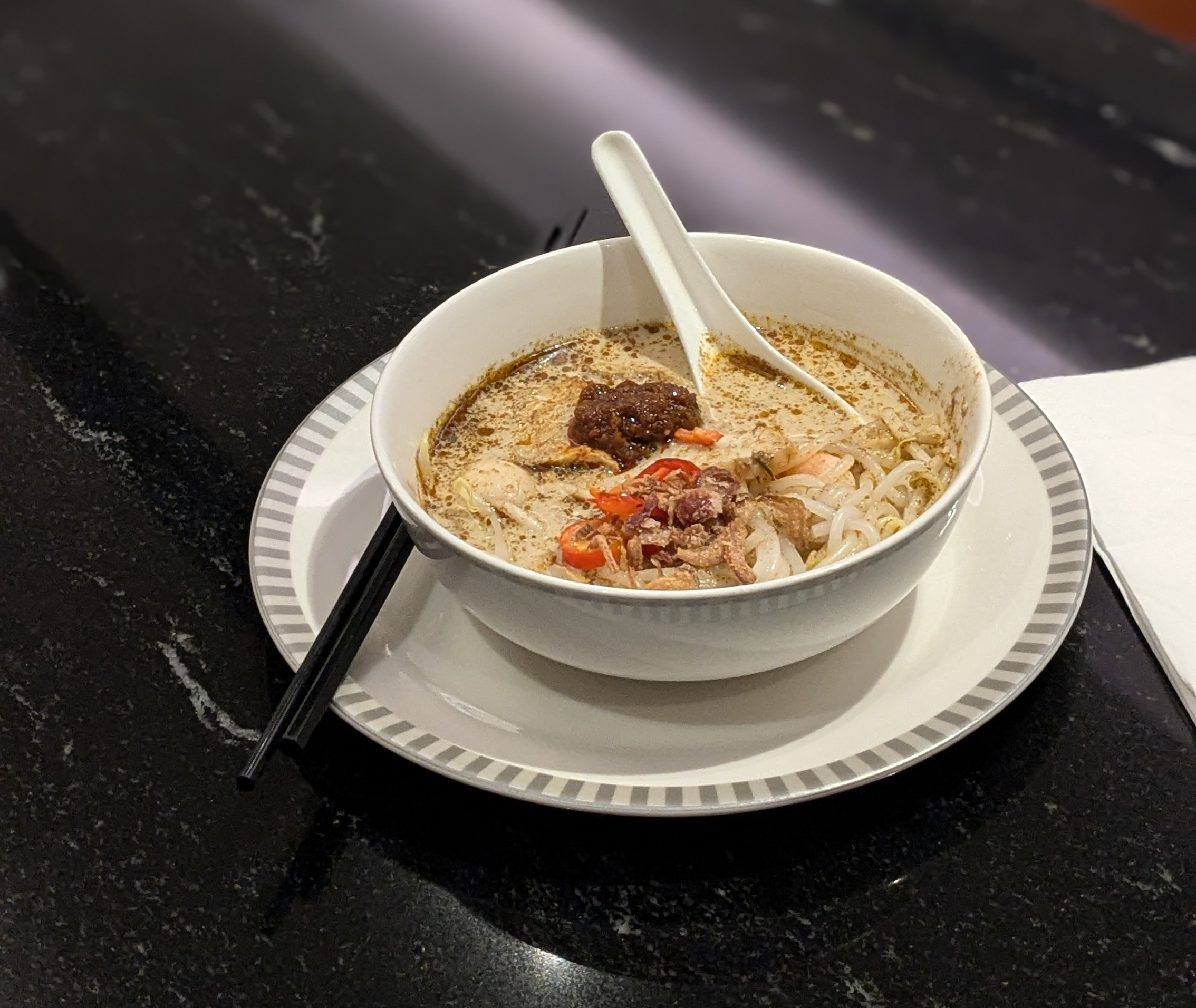 Changi T3 Silverkris business class lounge laksa