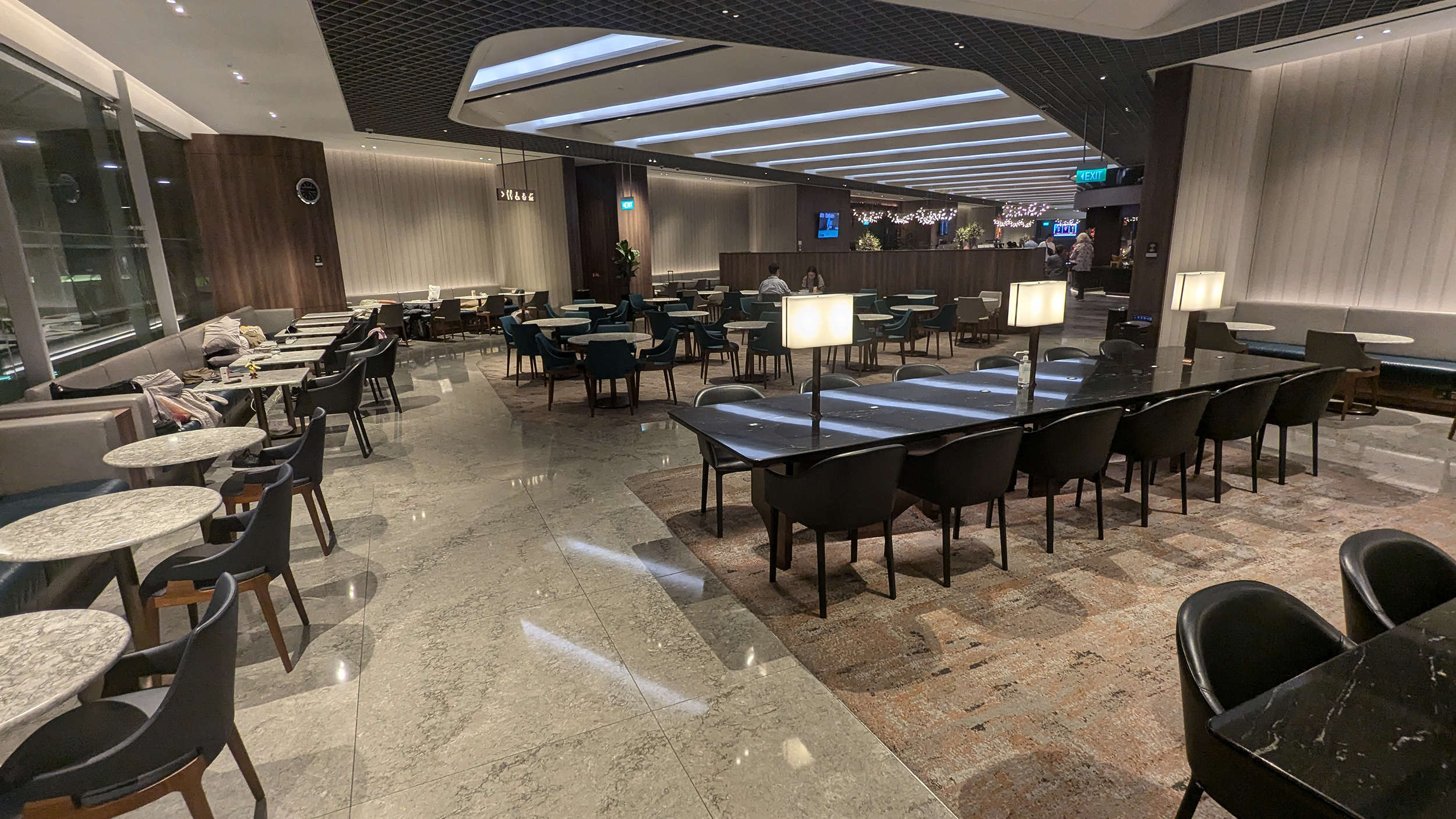 Changi T3 Silverkris business class lounge left end