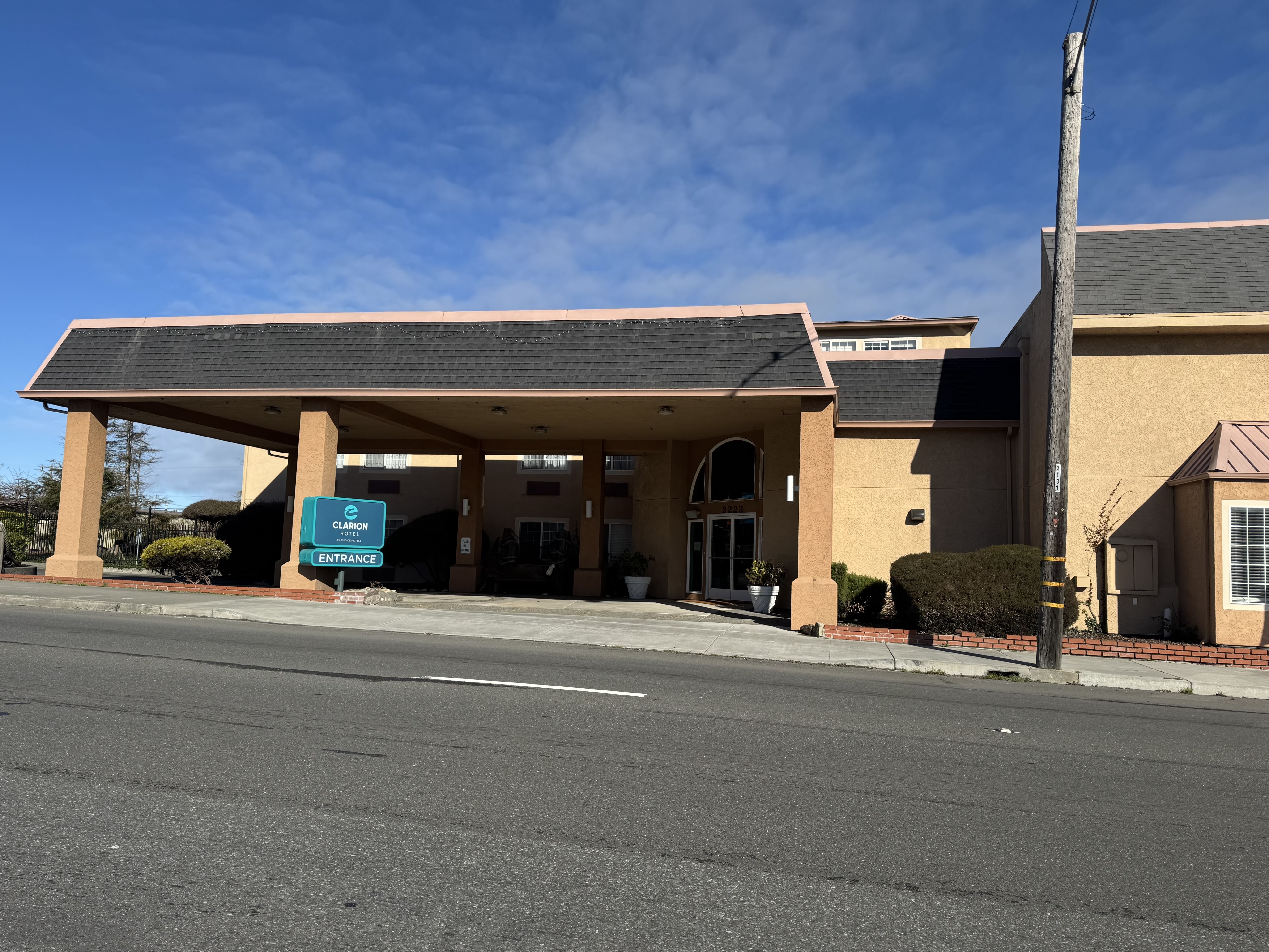Choice Clarion Hotel by Humboldt Bay exterior