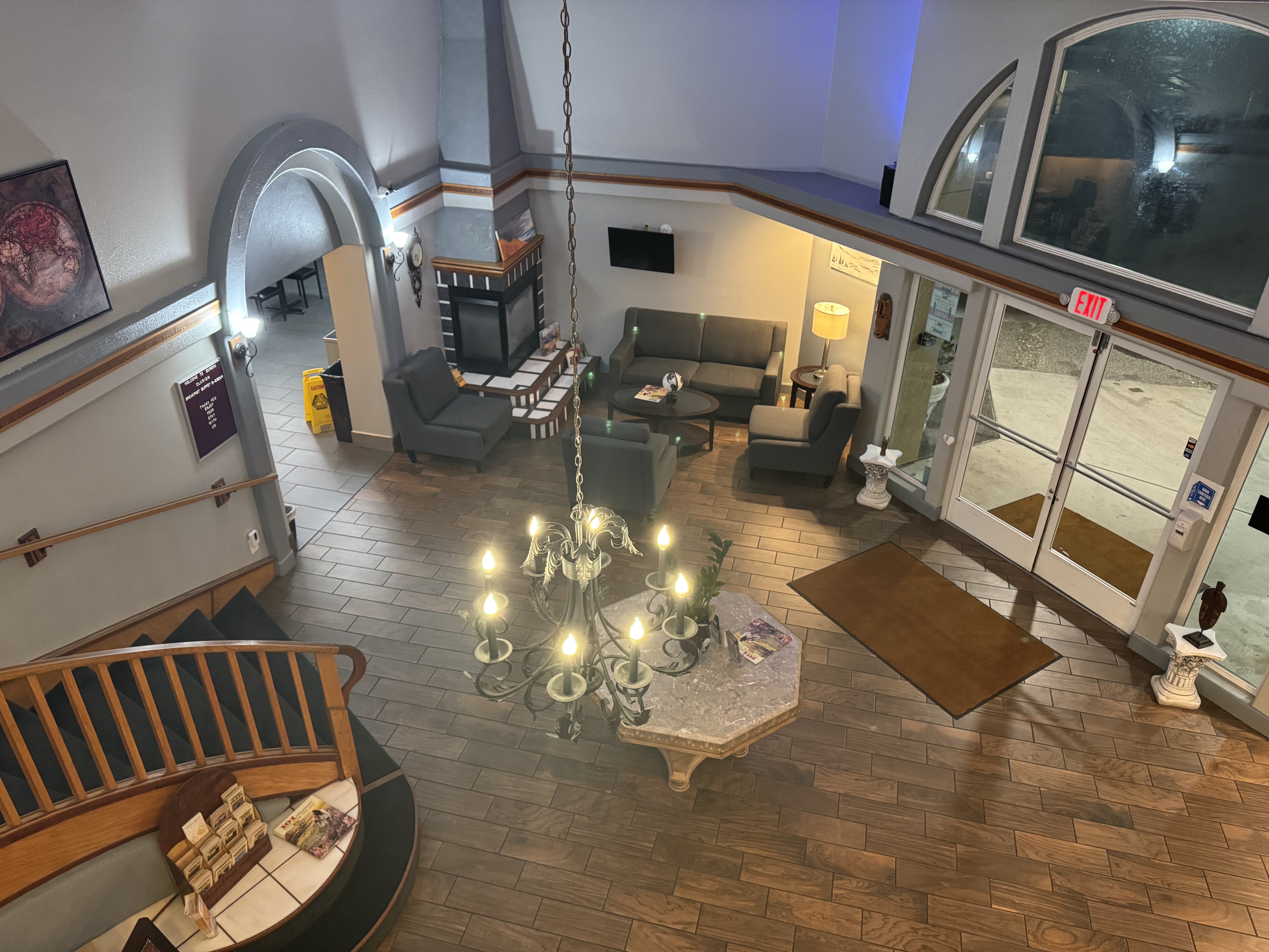 Choice Clarion Hotel by Humboldt Bay lobby