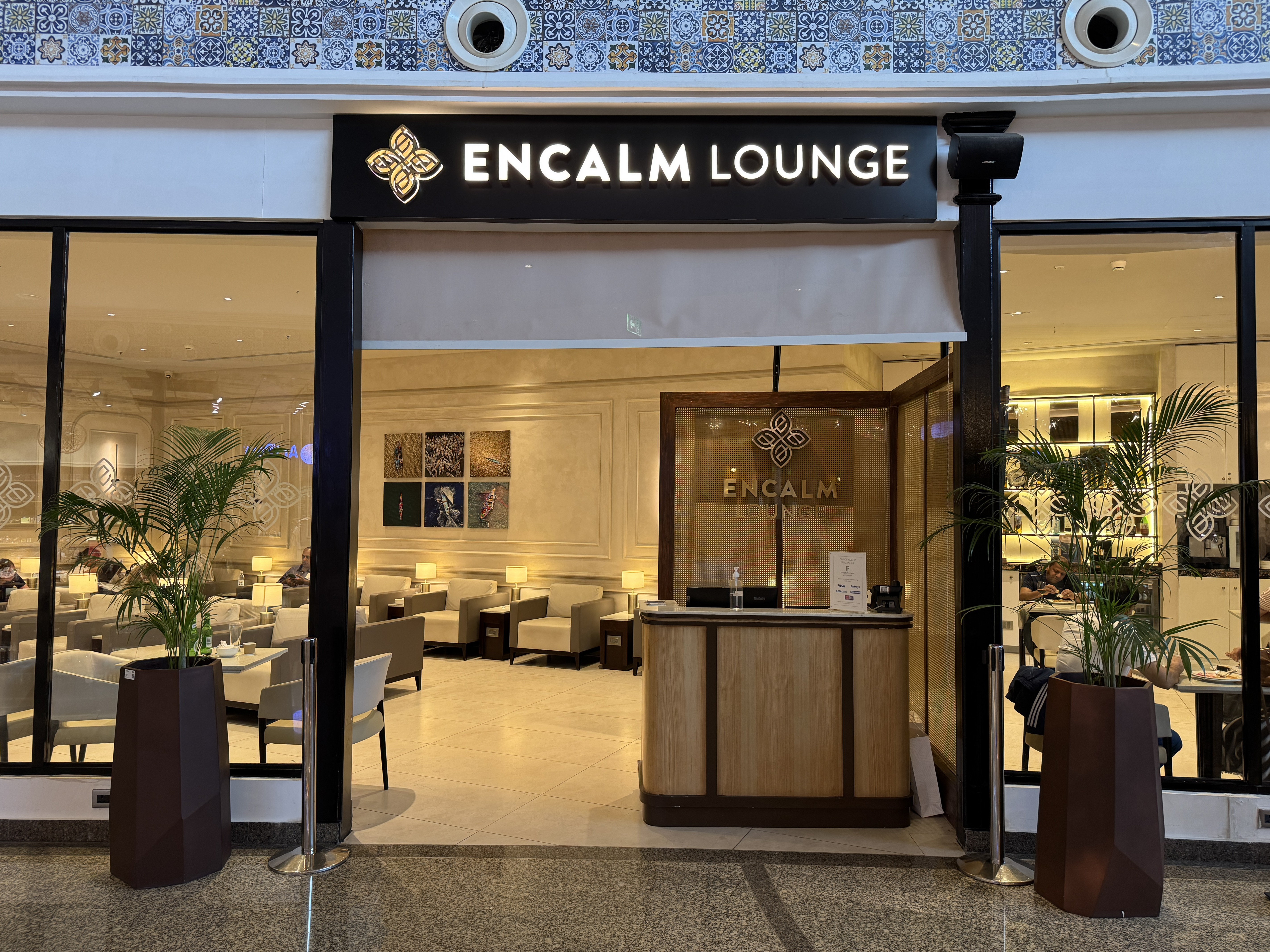 Encalm Lounge GOX entrance desk Encalm Lounge GOX entrance desk