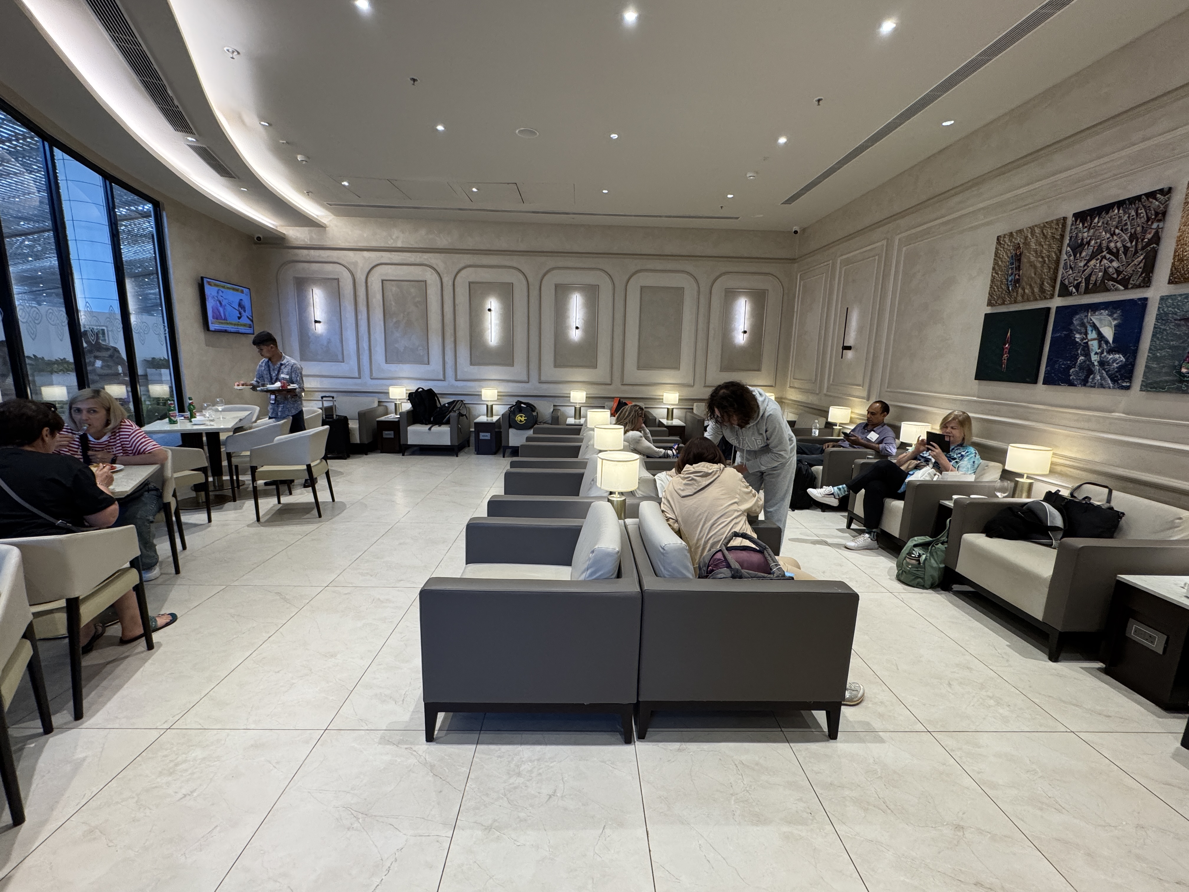 Encalm Lounge GOX main seating Encalm Lounge GOX main seating