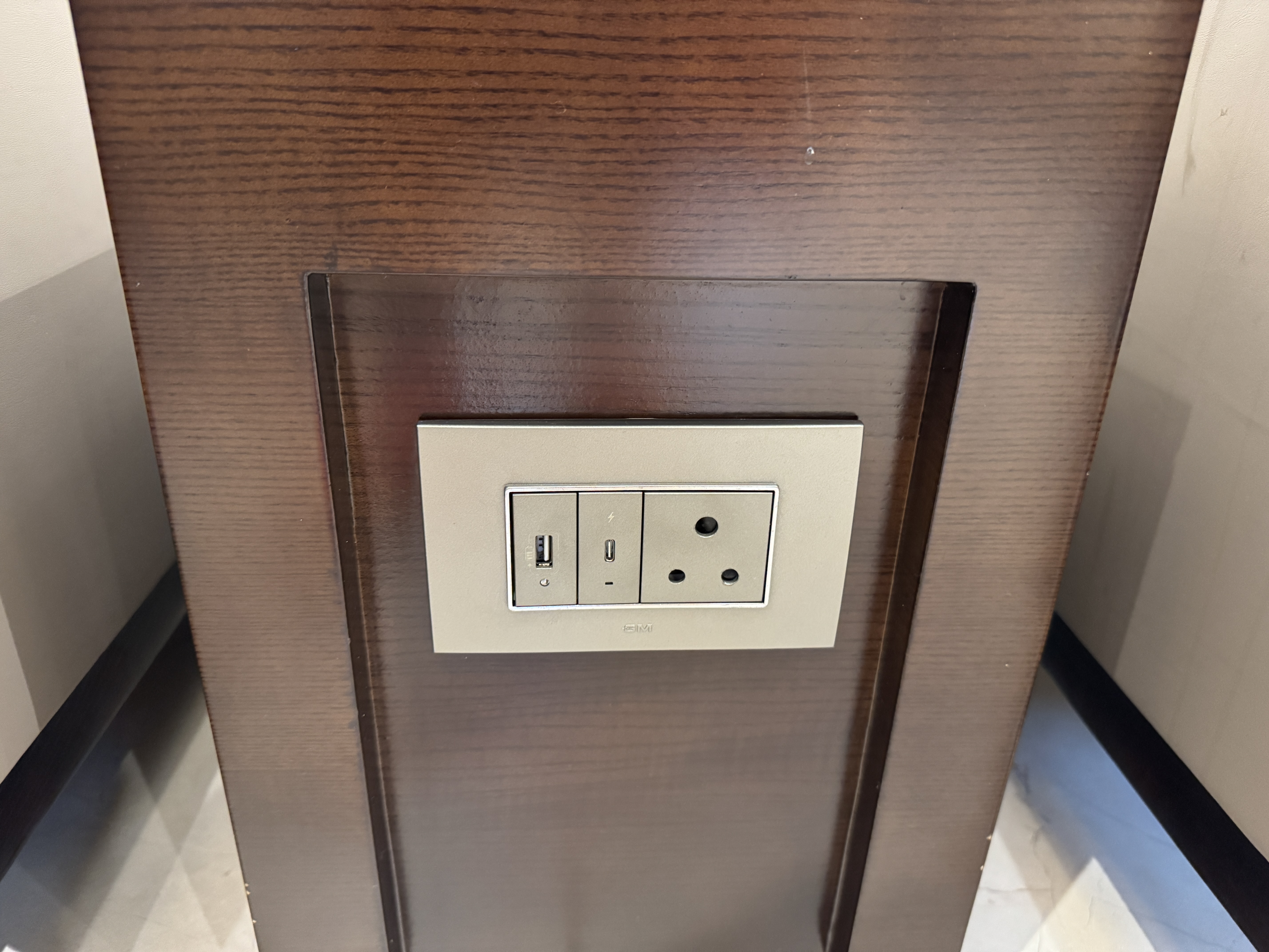 Encalm Lounge GOX outlets Encalm Lounge GOX outlets
