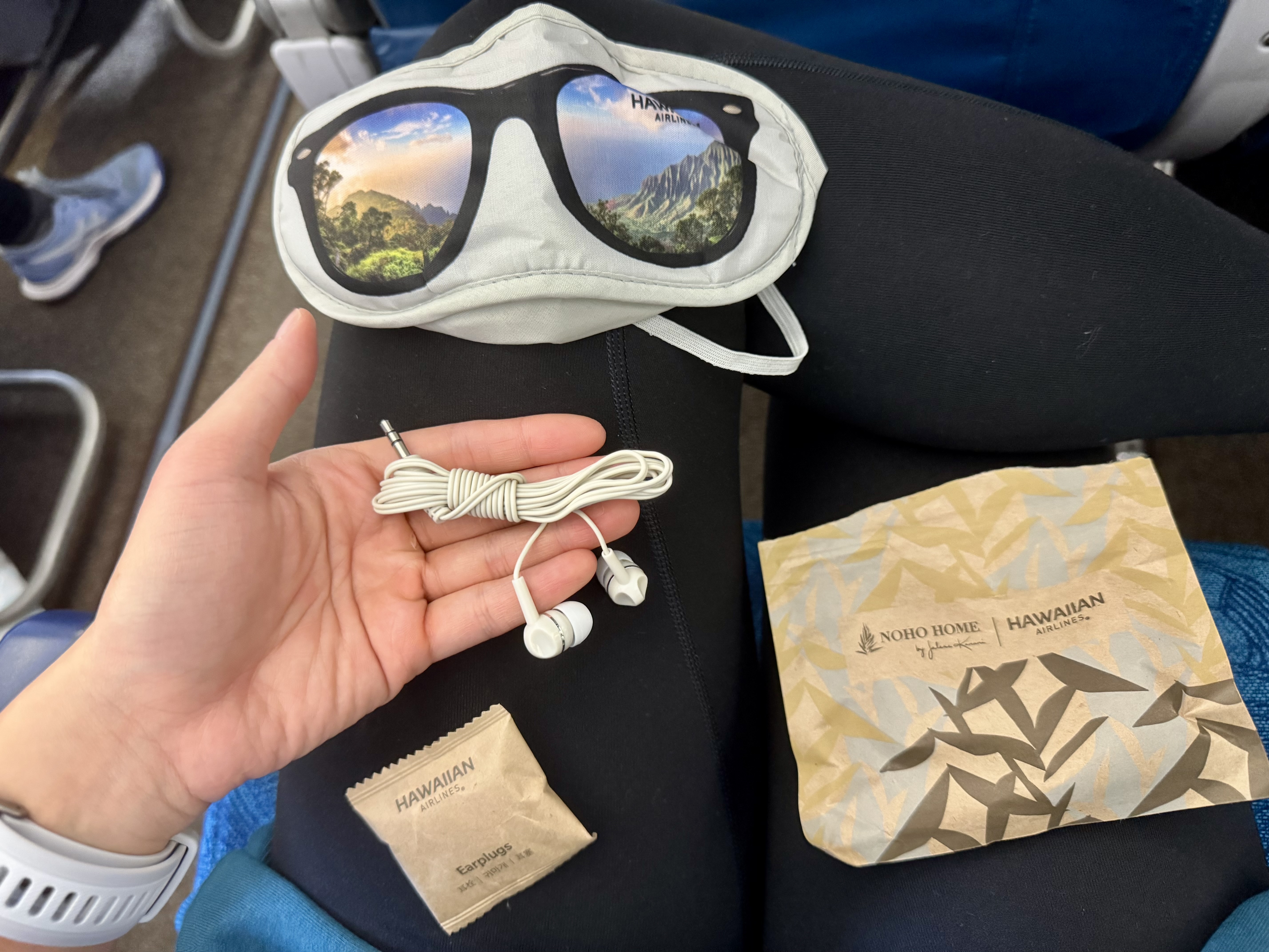 Hawaiian Airlines Inside Amenity Kit