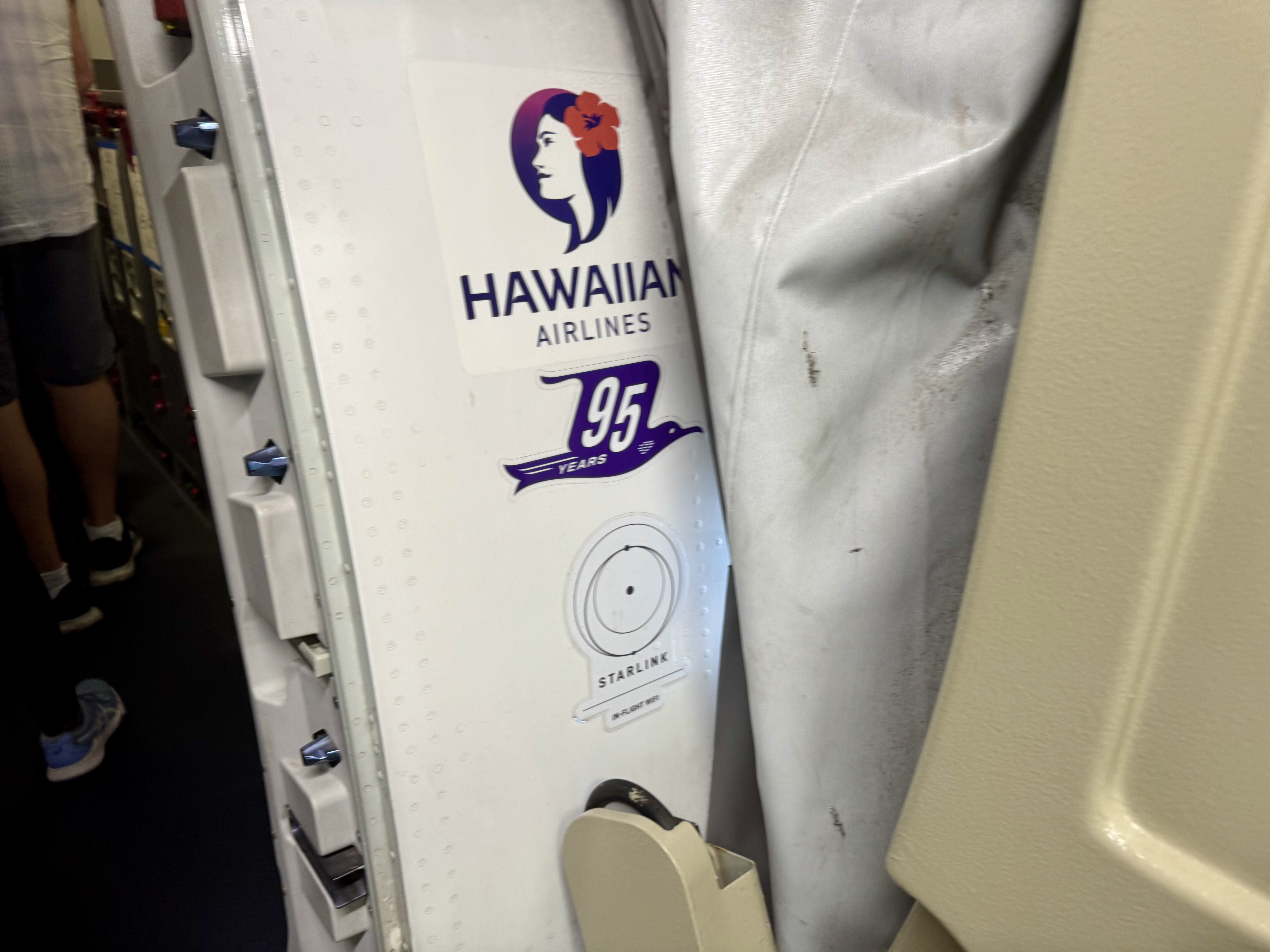Hawaiian Airlines Starlink
