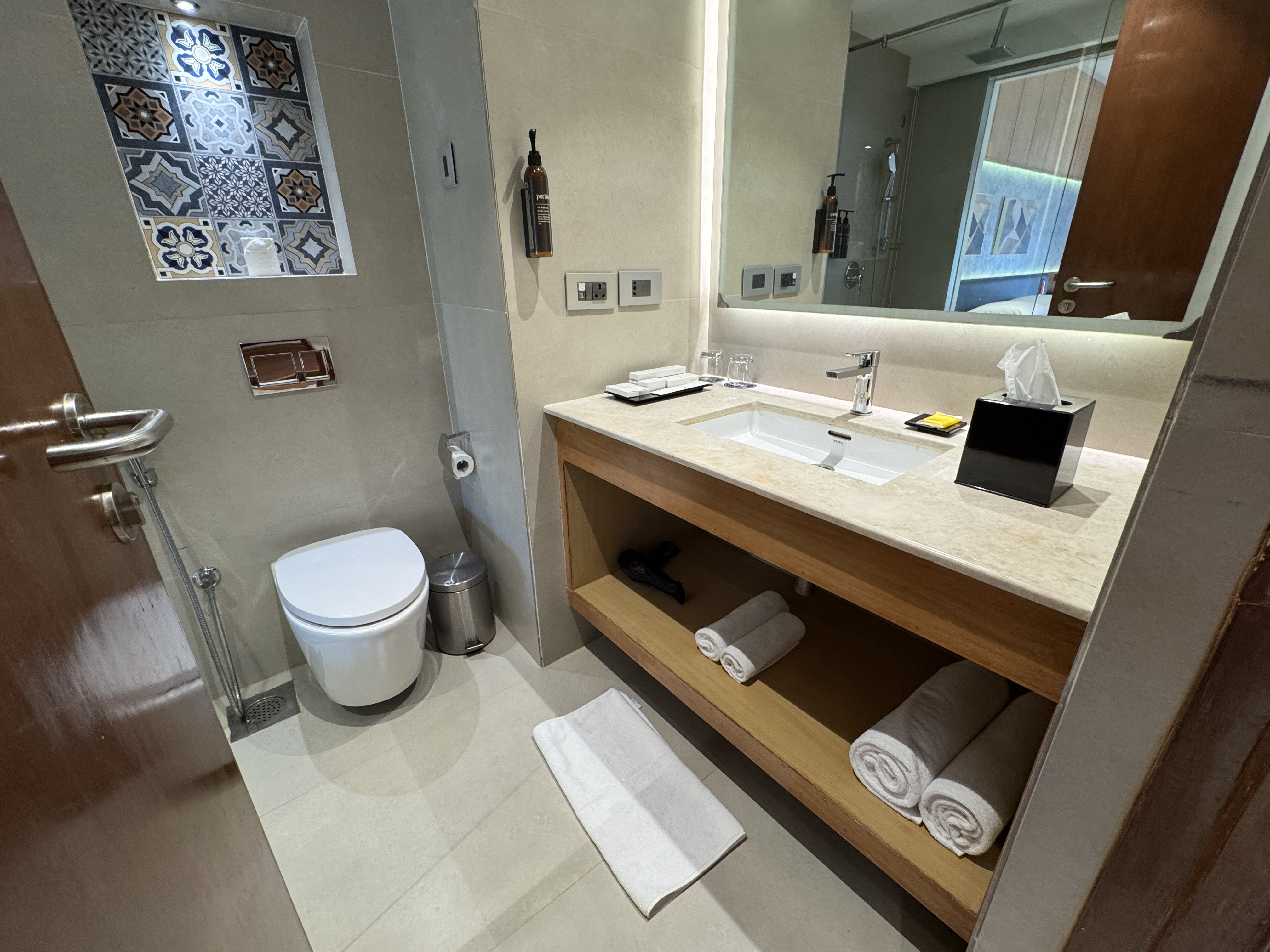 Hyatt Place Goa Candolim king room bathroom from door Hyatt Place Goa Candolim king room bathroom from door
