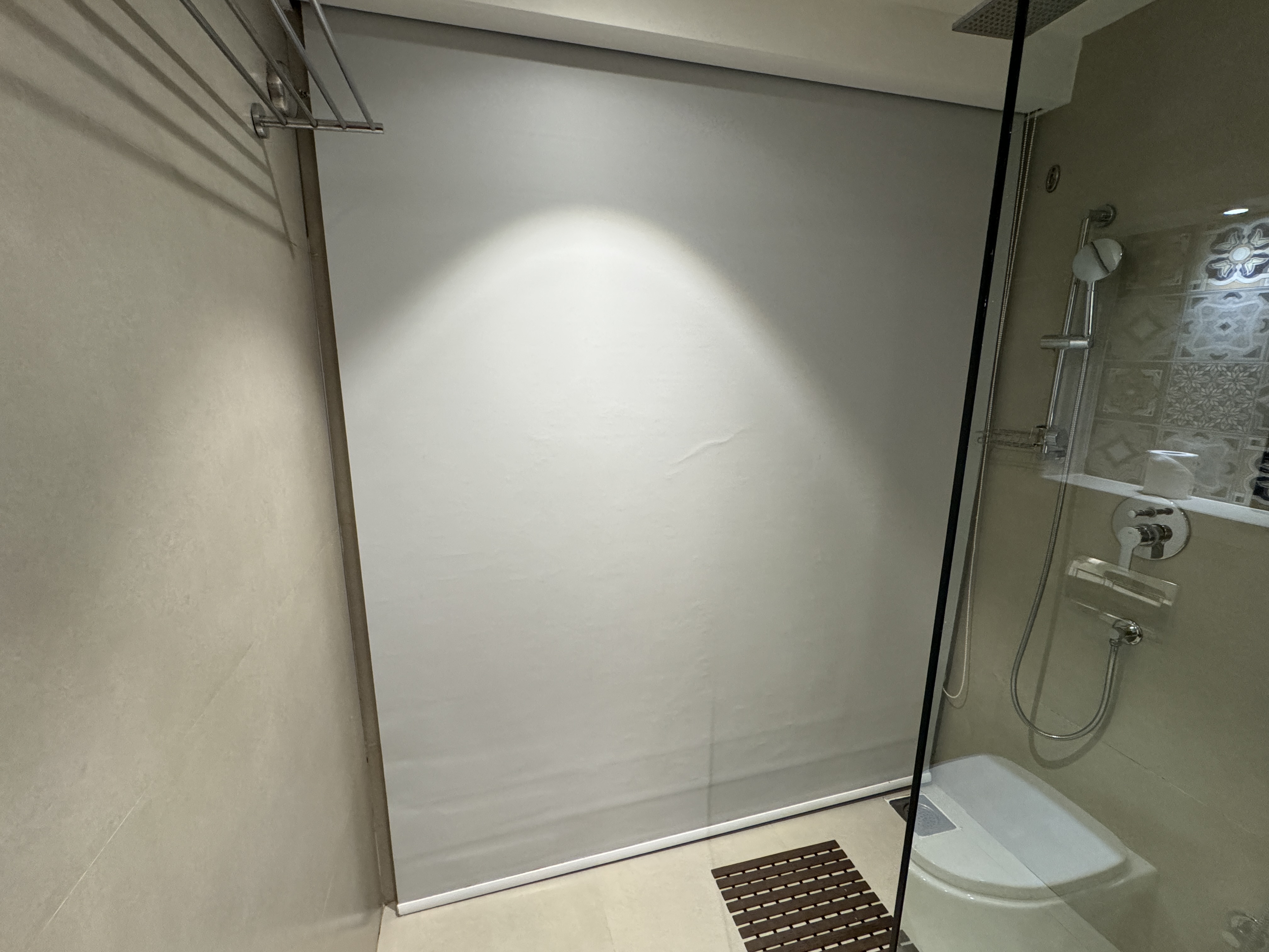 Hyatt Place Goa Candolim king room shower with curtain closed Hyatt Place Goa Candolim king room shower with curtain closed