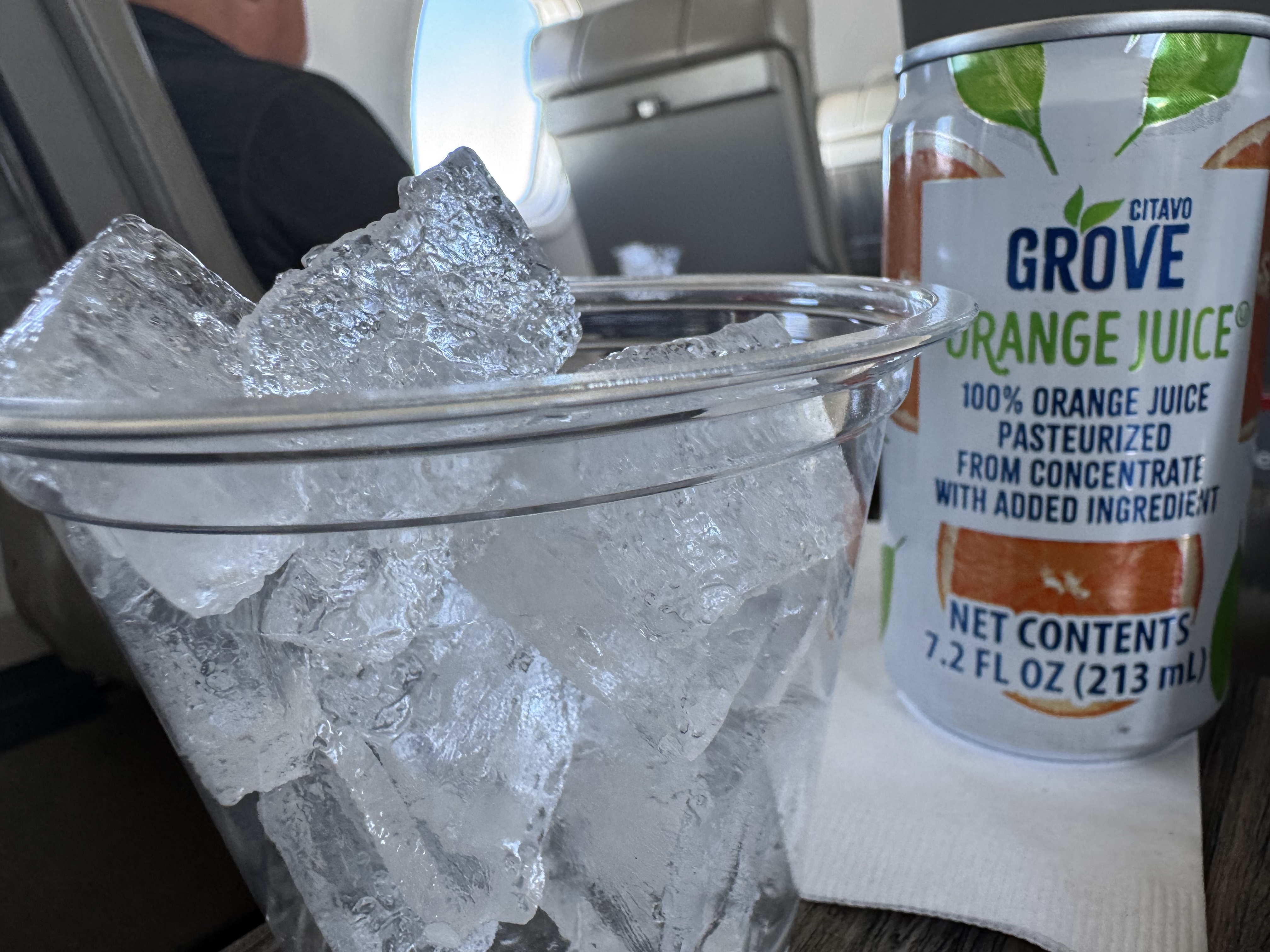 JSX Embraer ERJ135 beverage service JSX Embraer ERJ135 beverage service