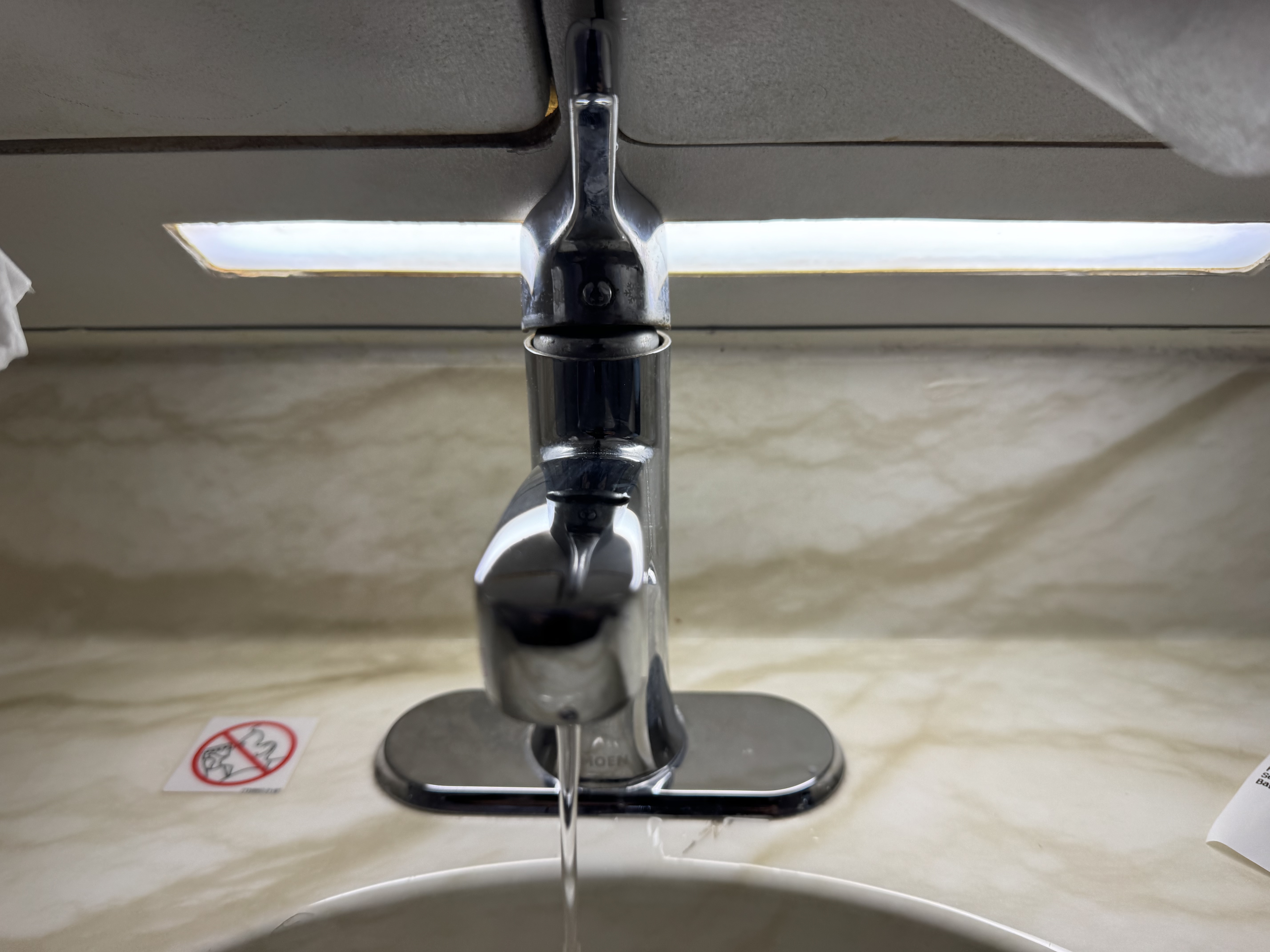 JSX Embraer ERJ135 lavatory sink JSX Embraer ERJ135 lavatory sink