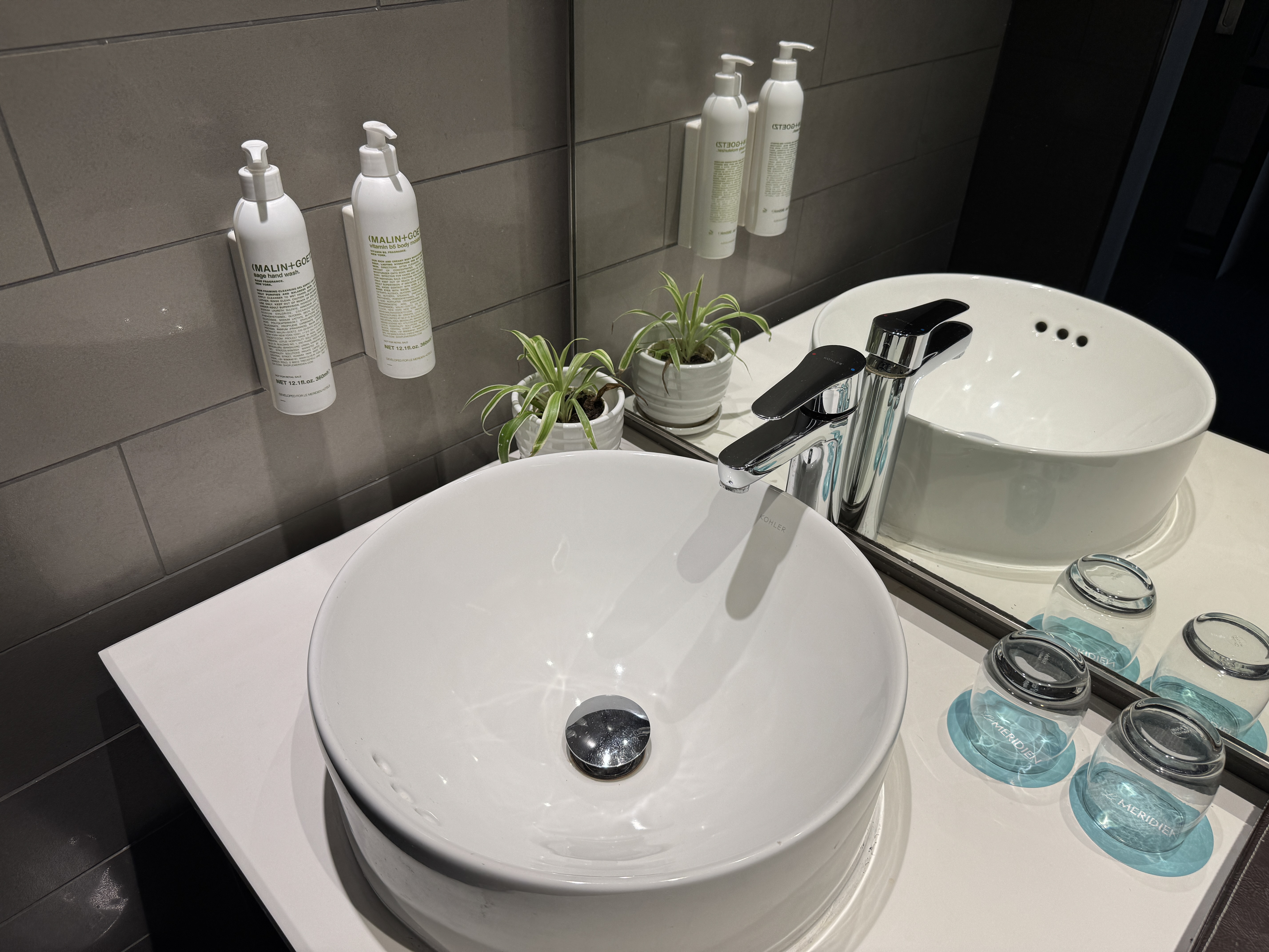Le Meridien Goa Calangute king bathroom sink Le Meridien Goa Calangute king bathroom sink