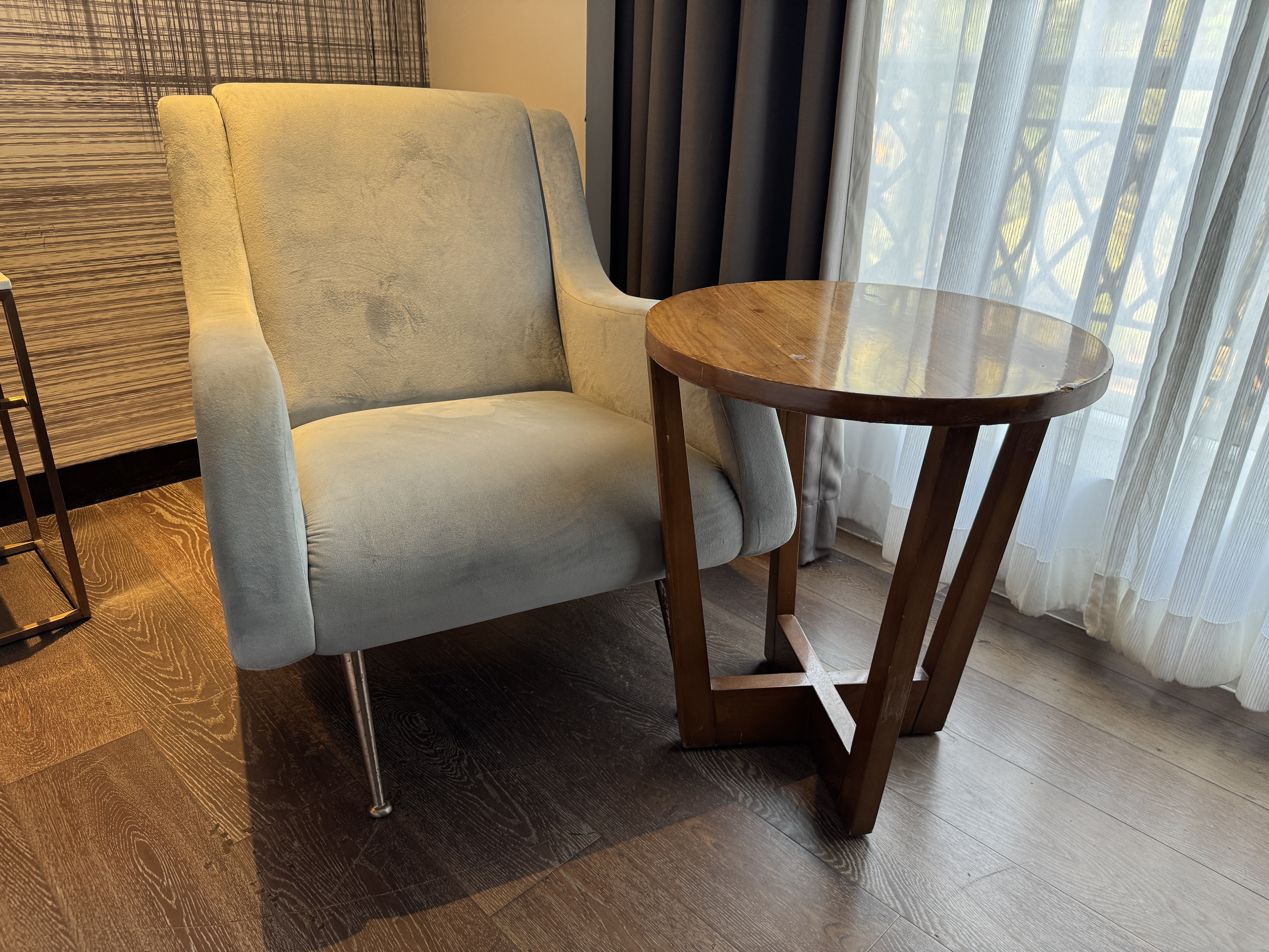 Le Meridien Goa Calangute king side chair Le Meridien Goa Calangute king side chair