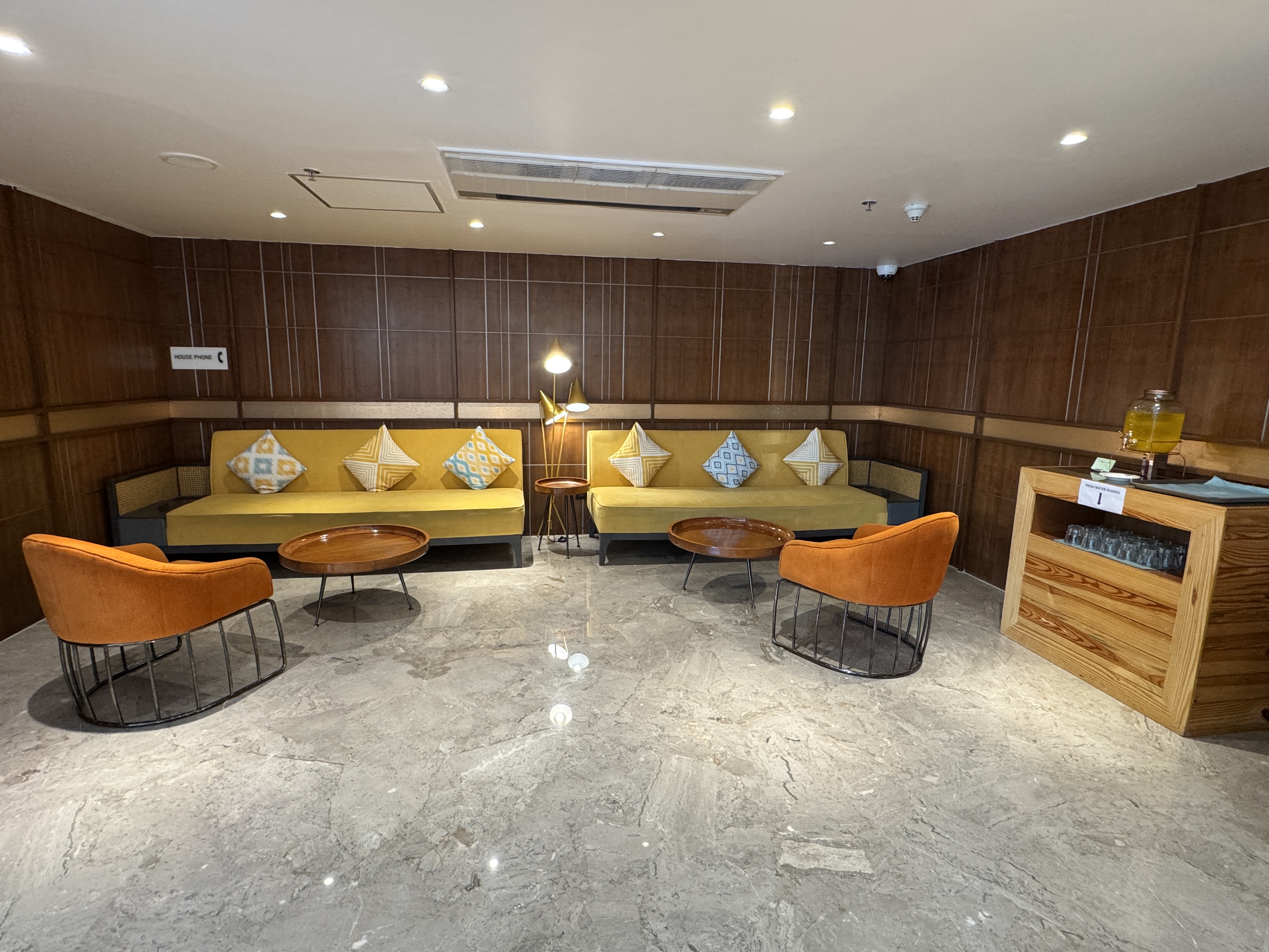 Le Meridien Goa Calangute lobby seating Le Meridien Goa Calangute lobby seating