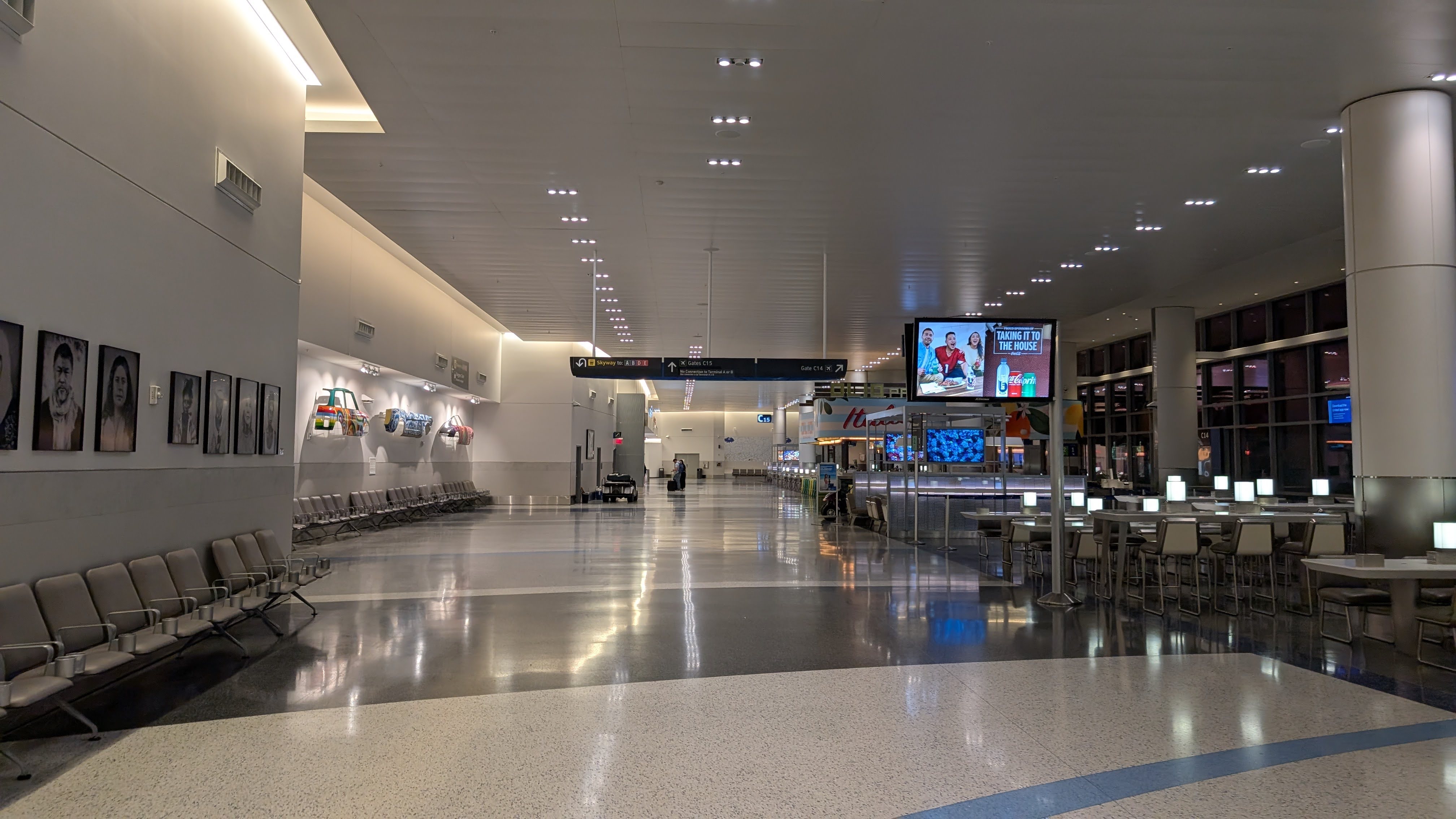 Minute Suites Terminal C IAH walkway Minute Suites Terminal C IAH walkway