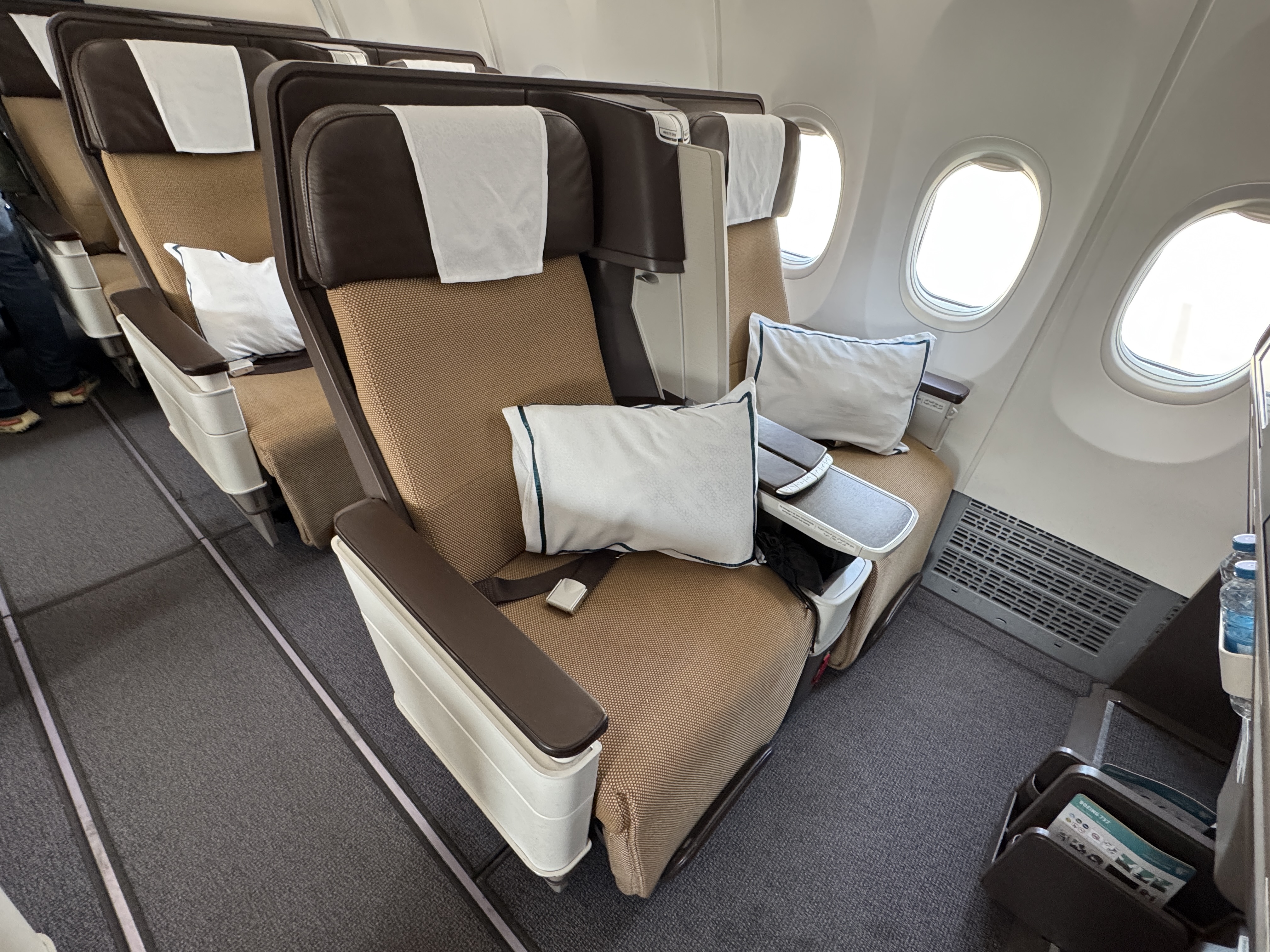 Oman Air GOX MCT 737 business class Oman Air GOX MCT 737 business class
