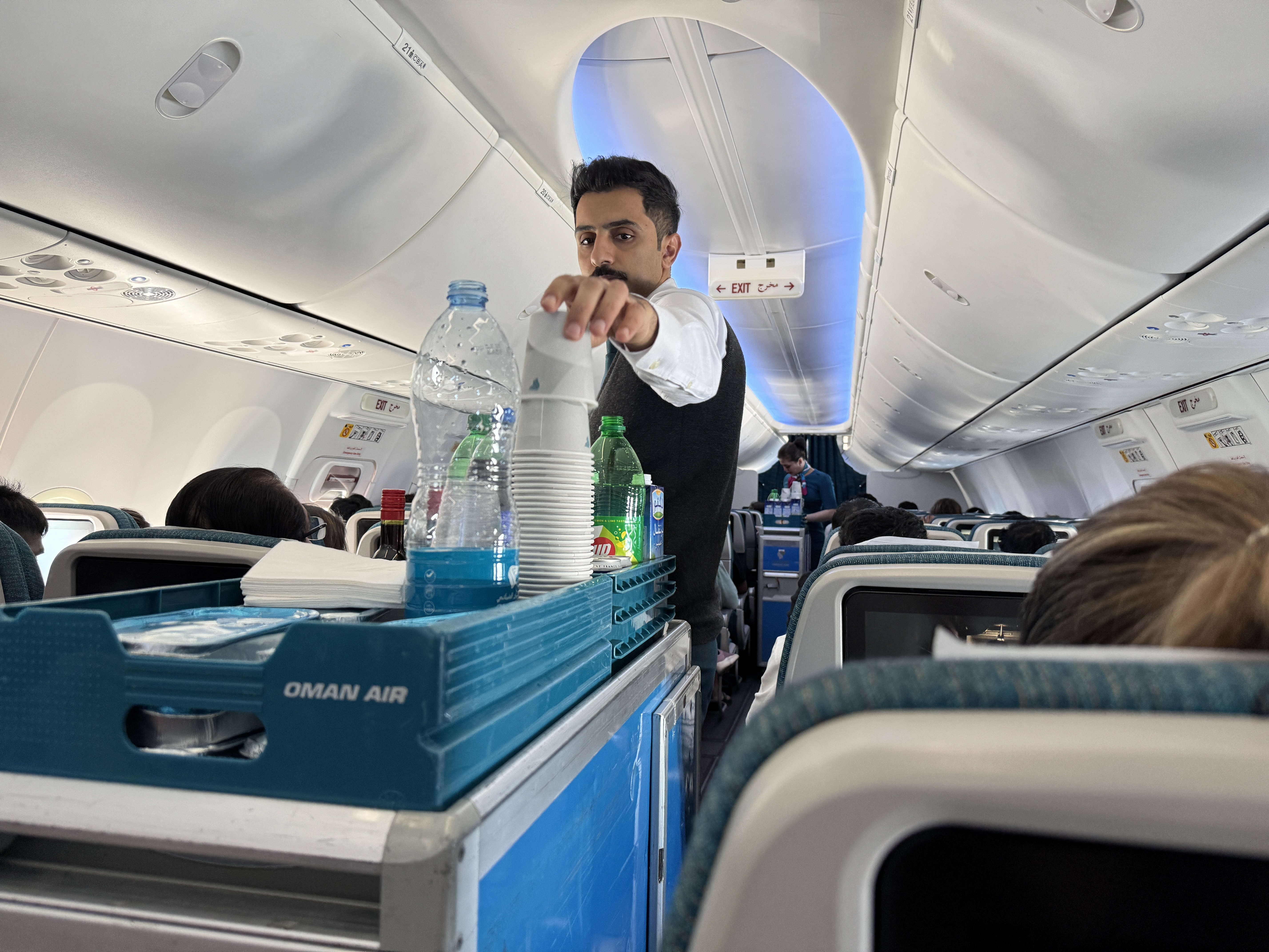 Oman Air GOX MCT 737 meal service Oman Air GOX MCT 737 meal service