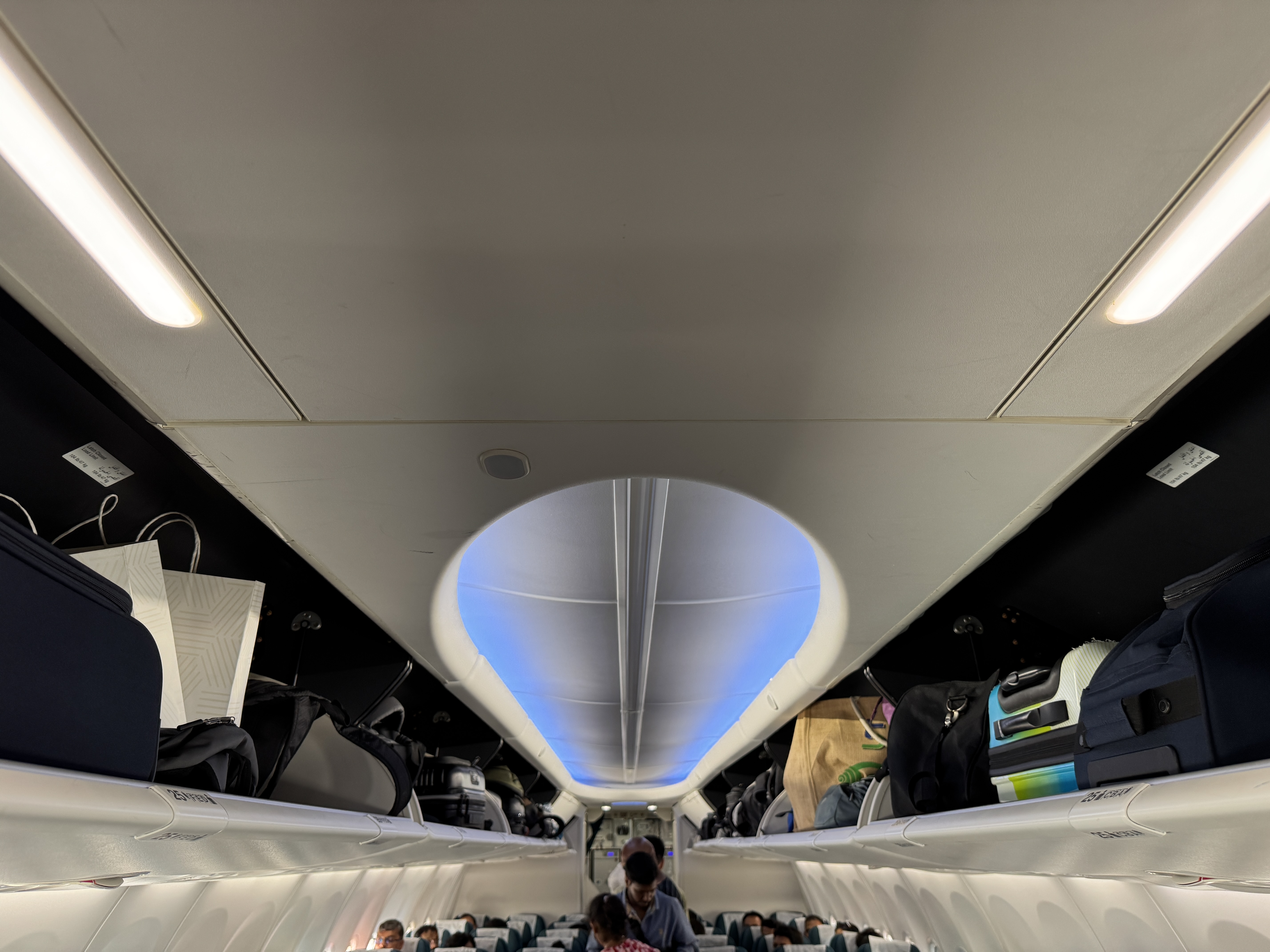 Oman Air GOX MCT 737 overhead bins Oman Air GOX MCT 737 overhead bins