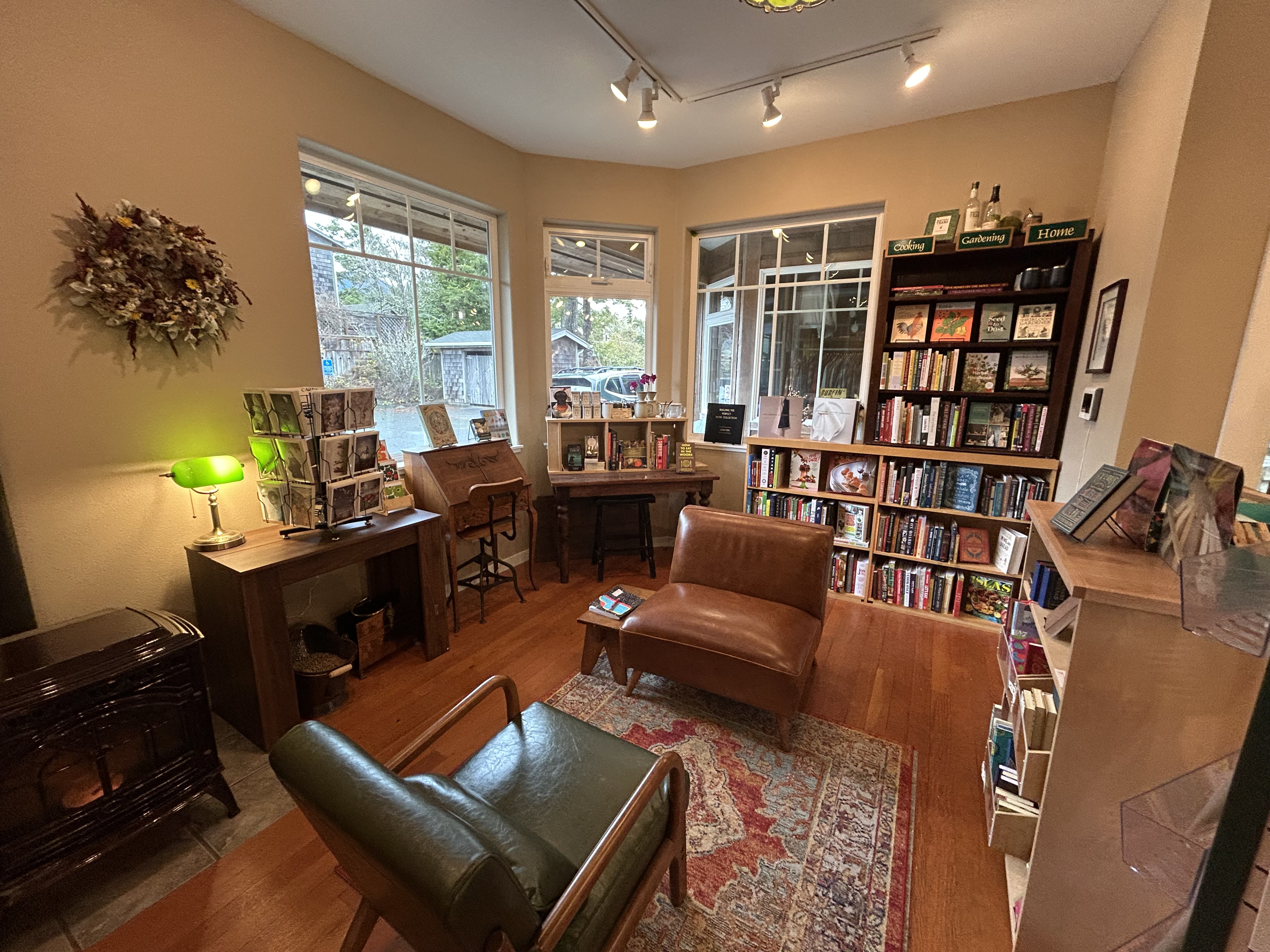 Oregon coast Manzanita bookstore