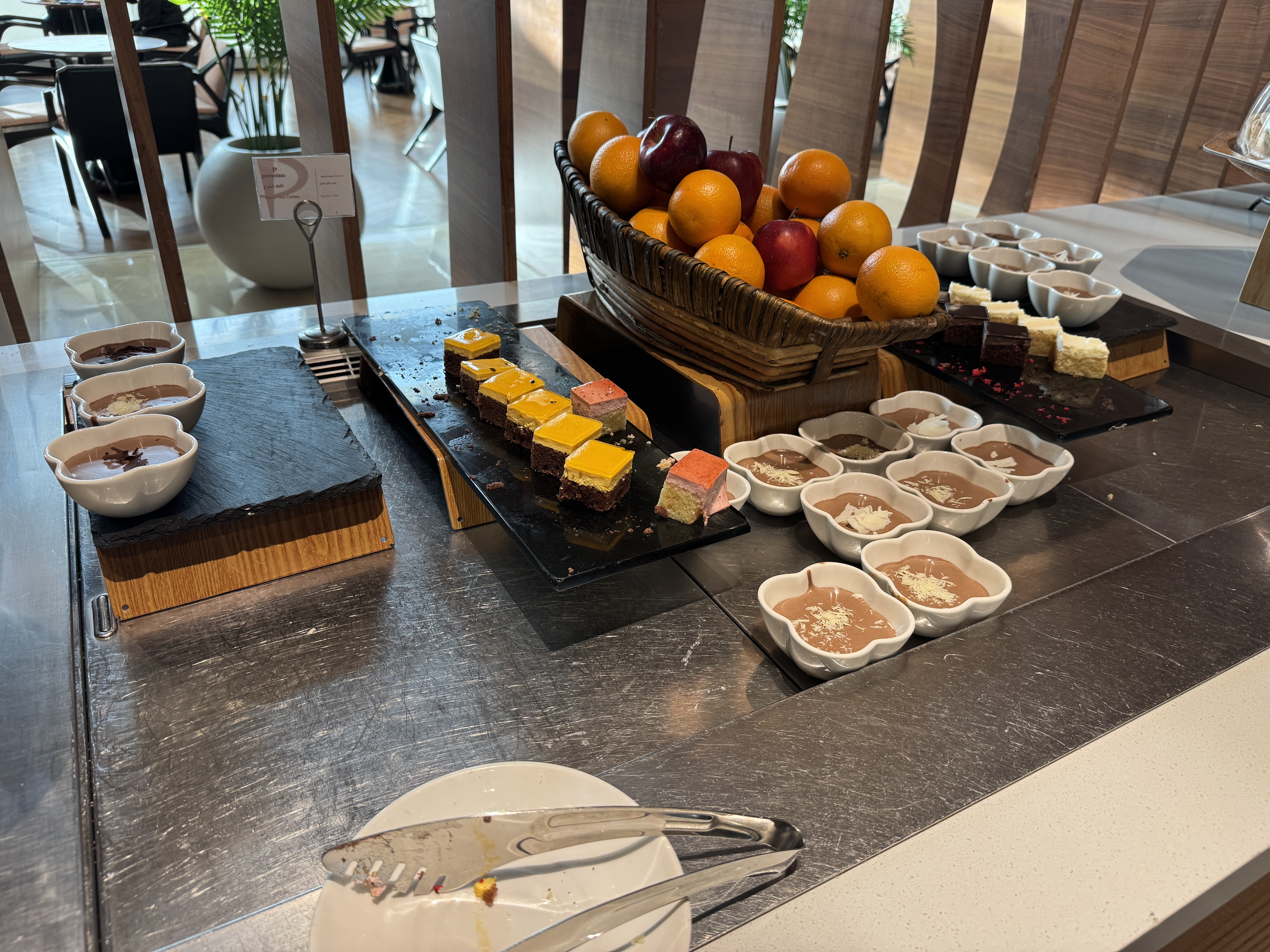 Primeclass Lounge MCT desserts