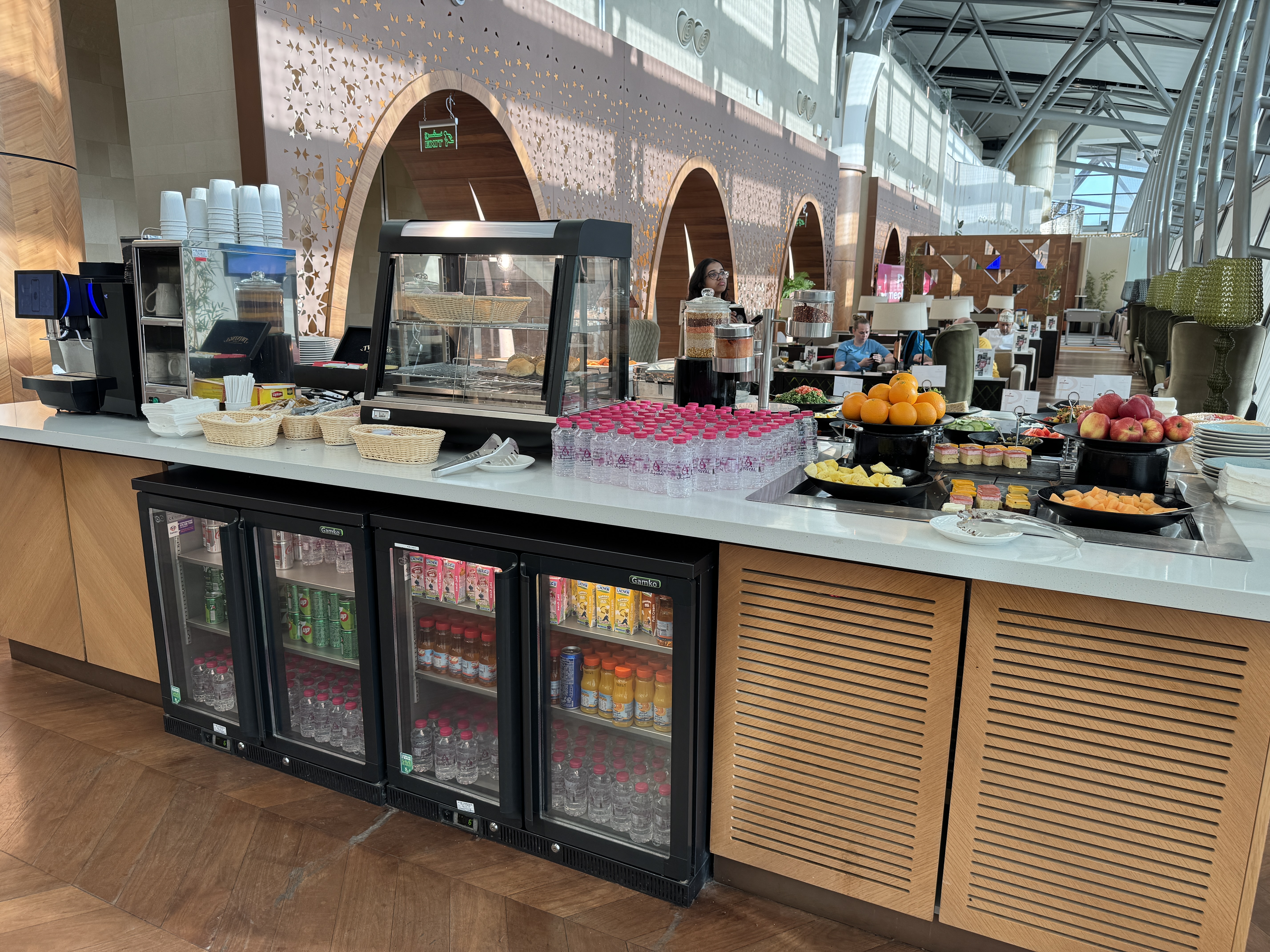 Primeclass Lounge MCT midlounge dining