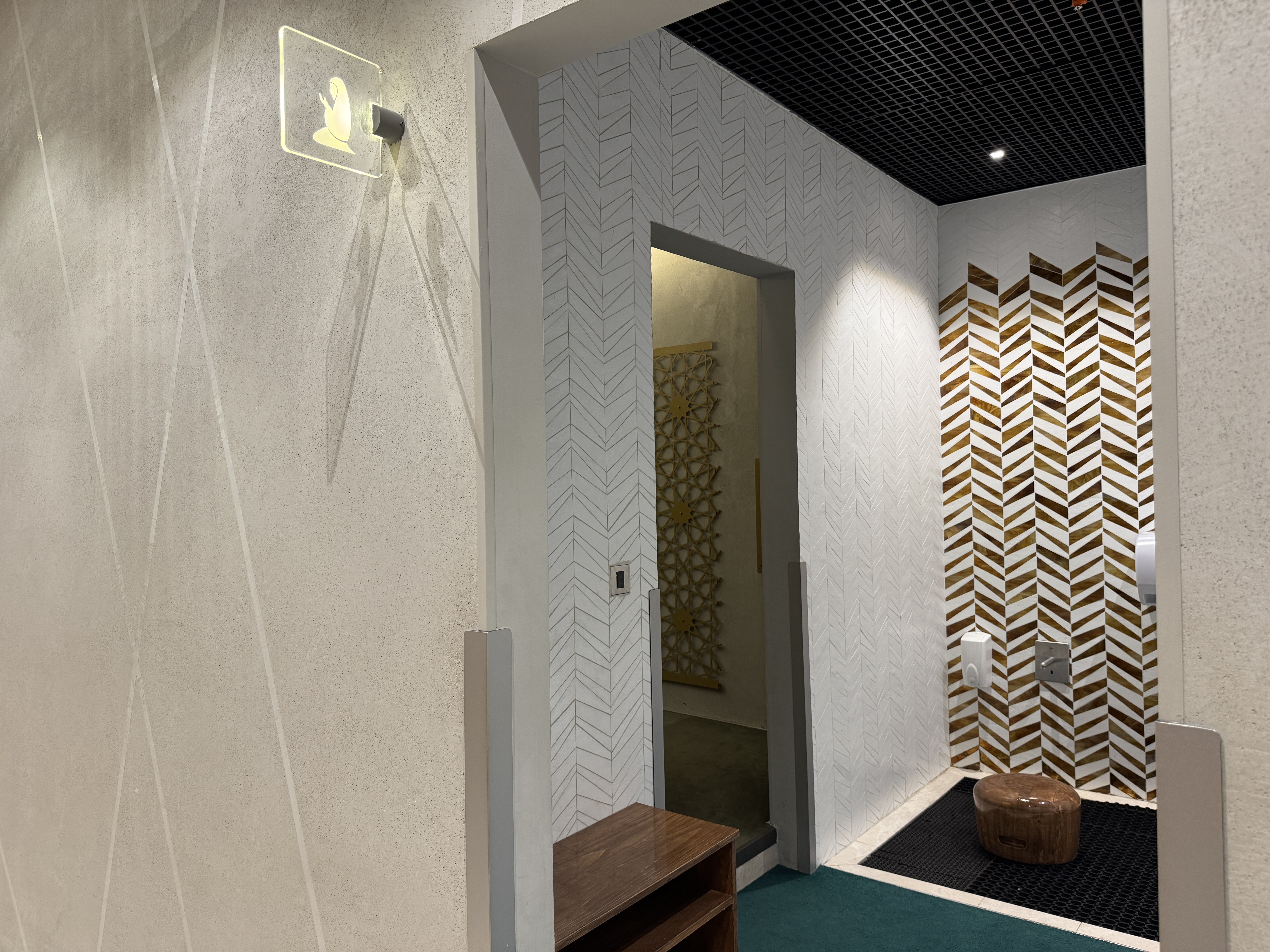 Primeclass Lounge MCT prayer room