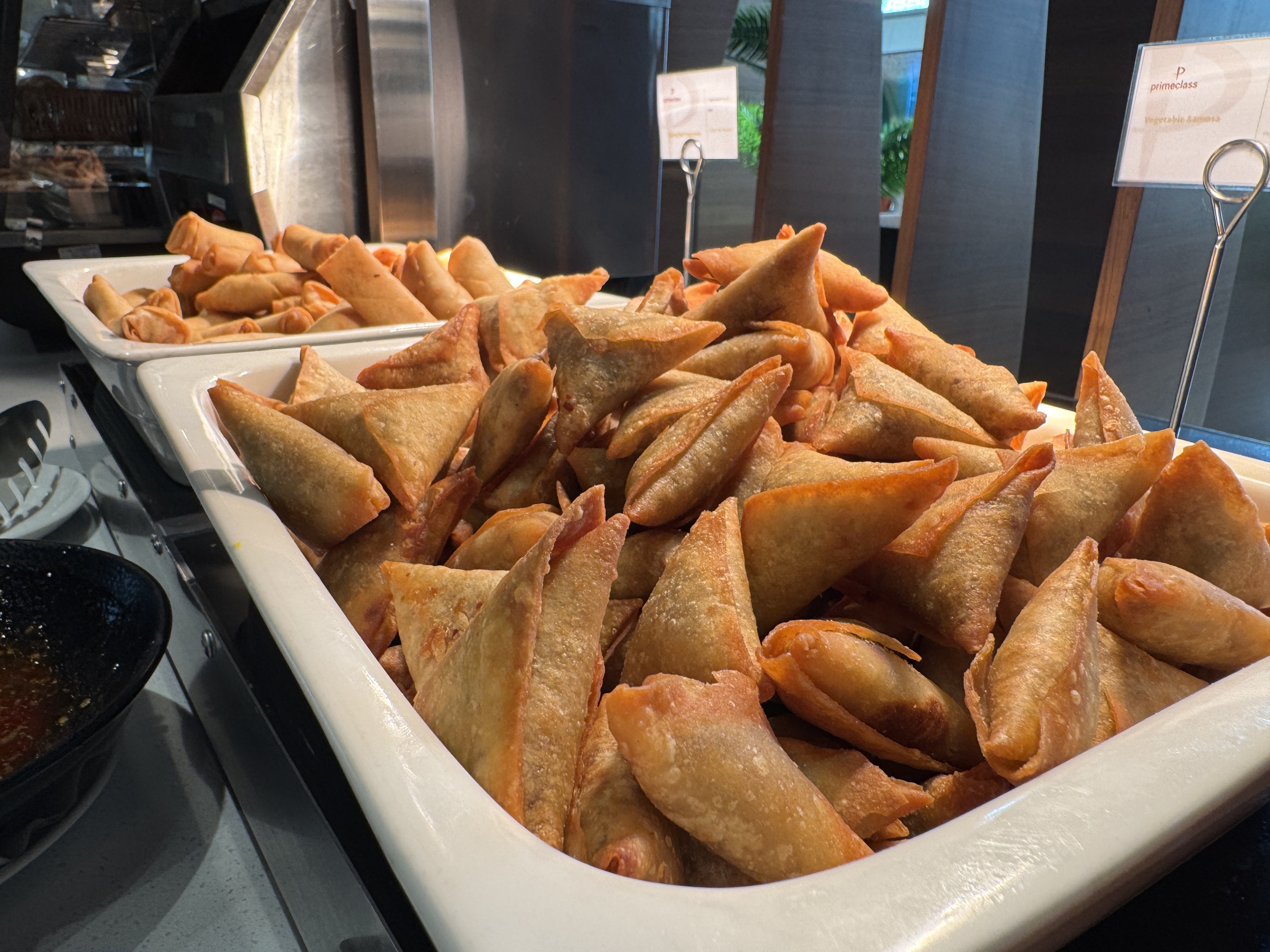 Primeclass Lounge MCT samosas