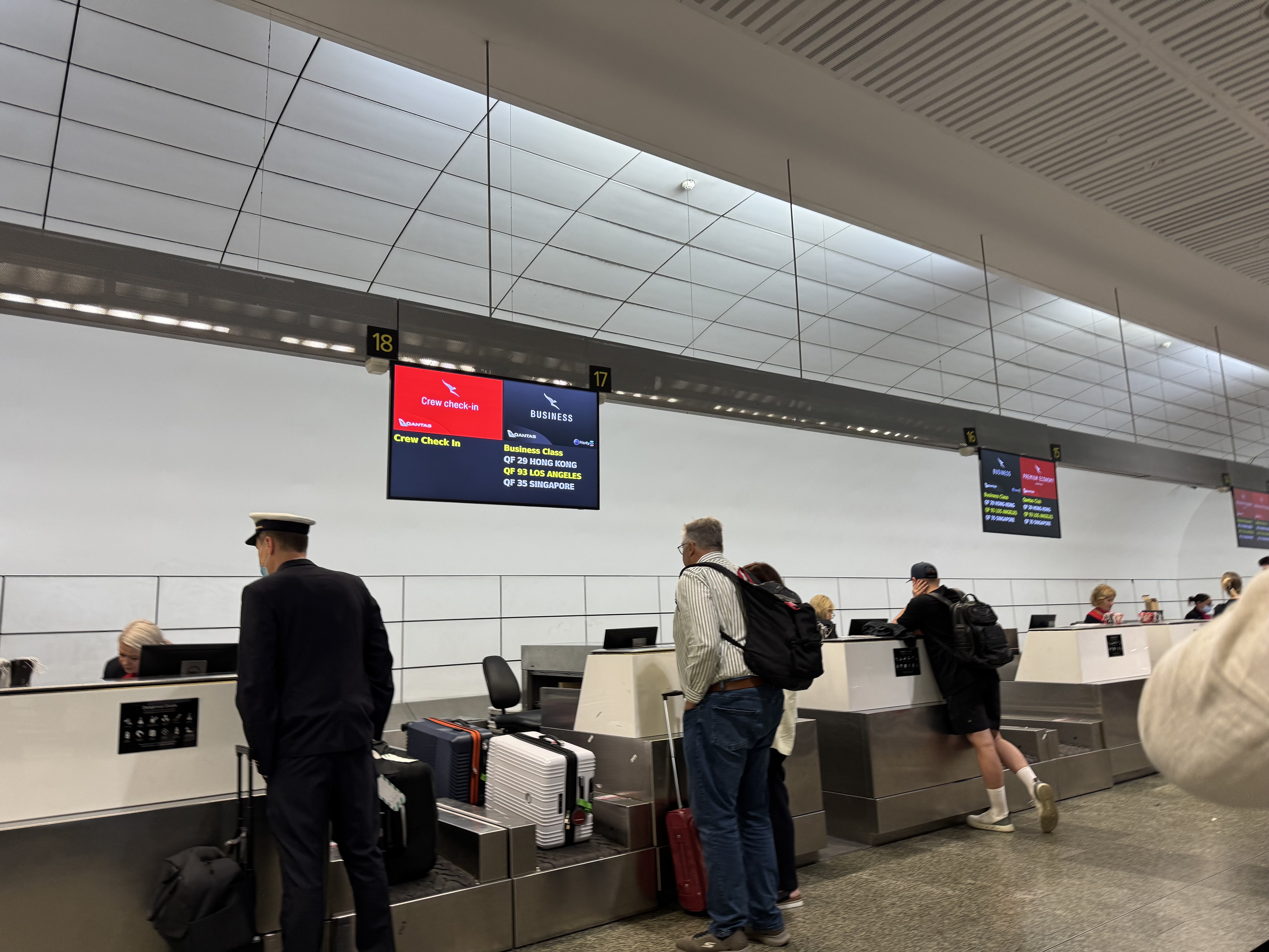 Qantas Business Class Check In