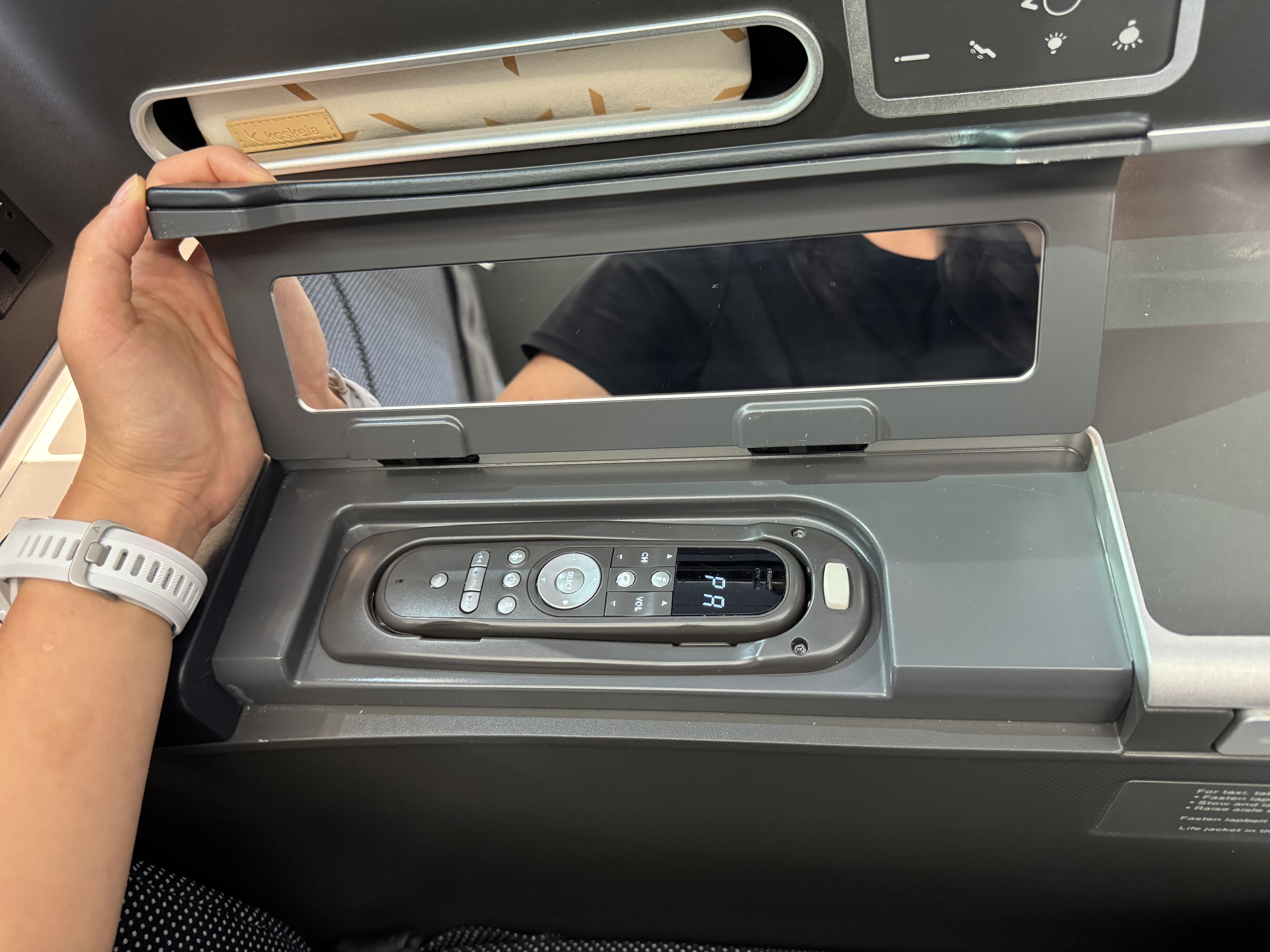 Qantas Business Class Remote