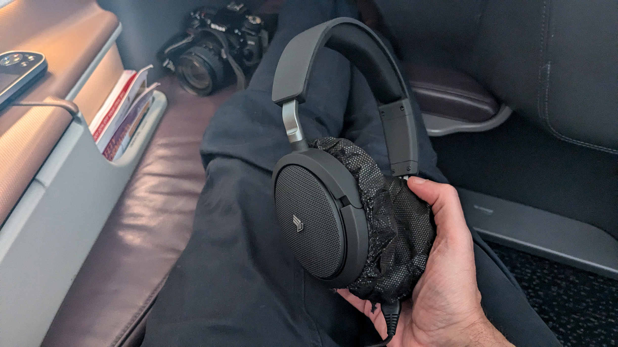 Singapore Airlines A350ULR business class headphones