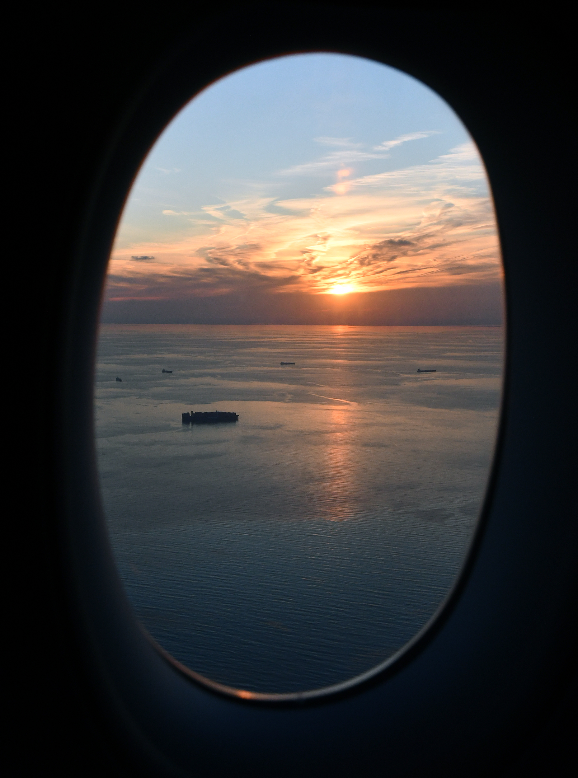 Singapore Airlines SQ24 landing view sunset