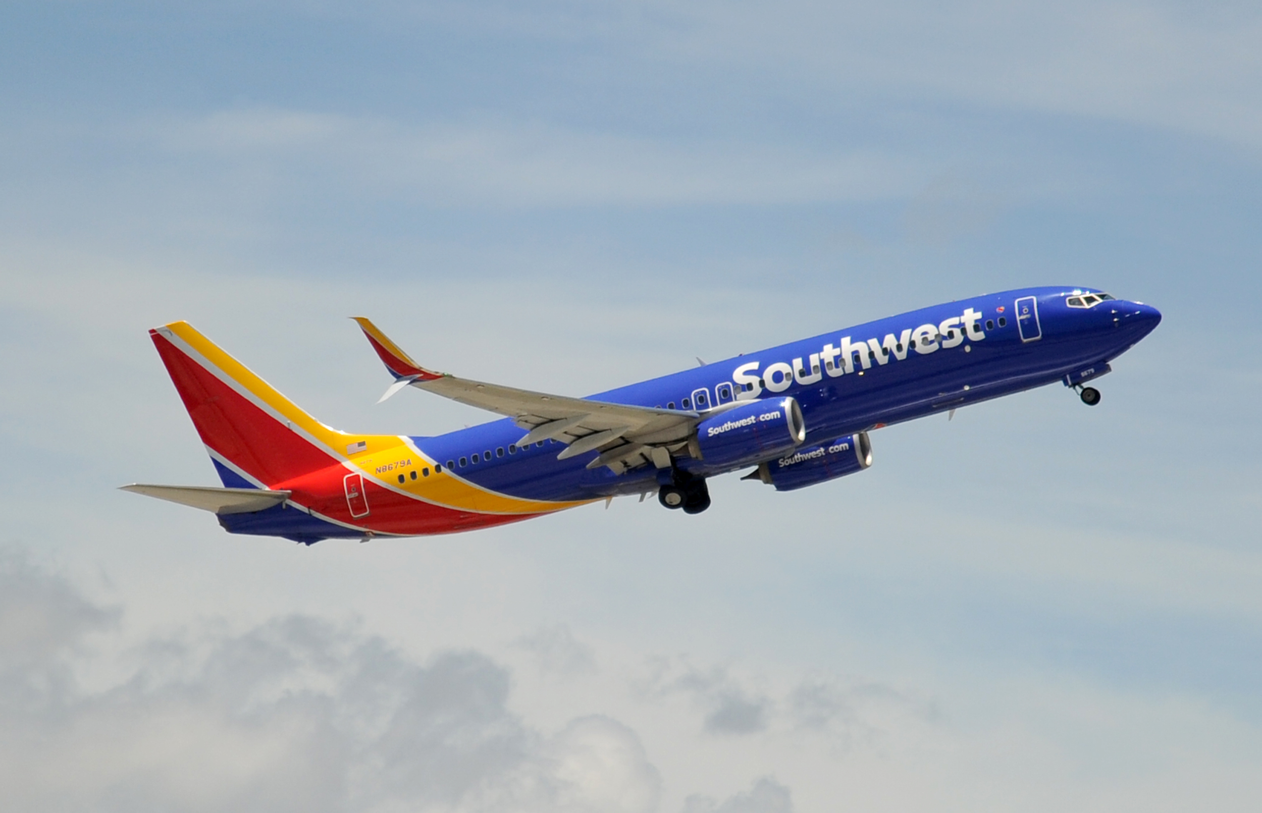 A Southwest Airlines B737-800 plane taking off in Fort Lauderdale