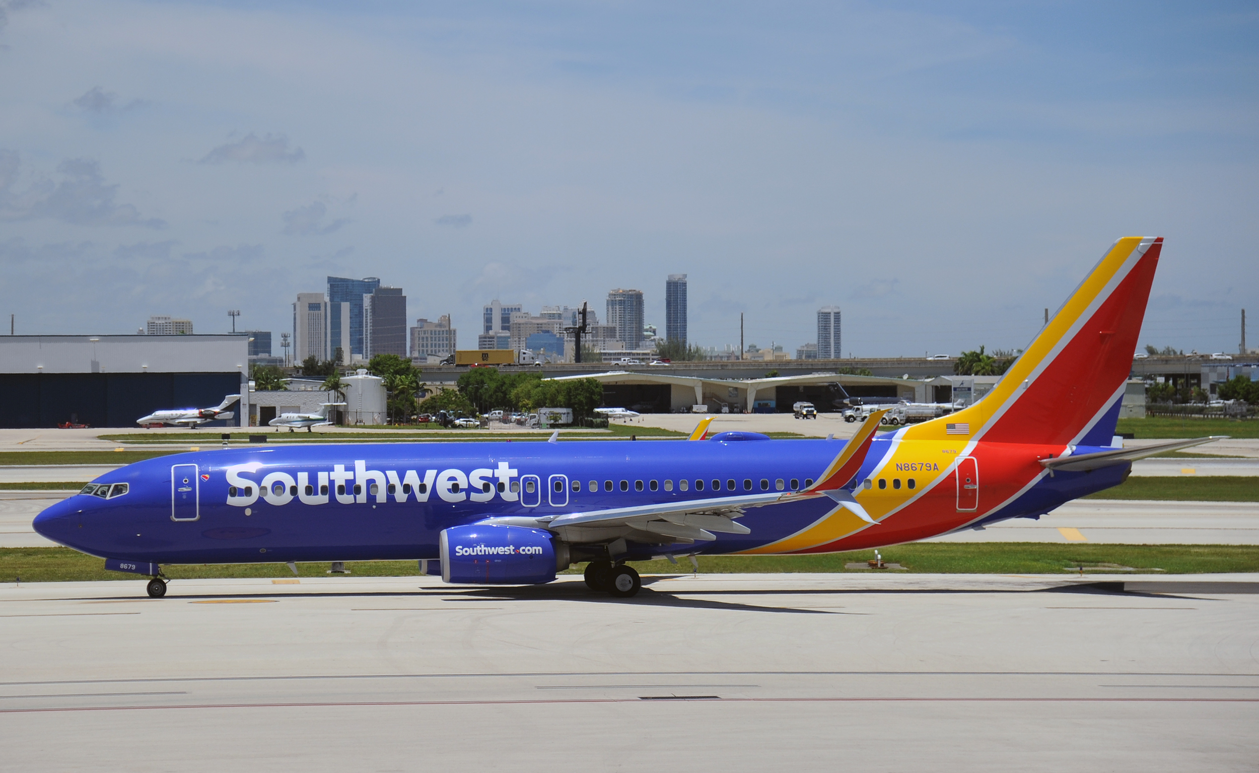 A Southwest 737-800 taxiing at FLL
