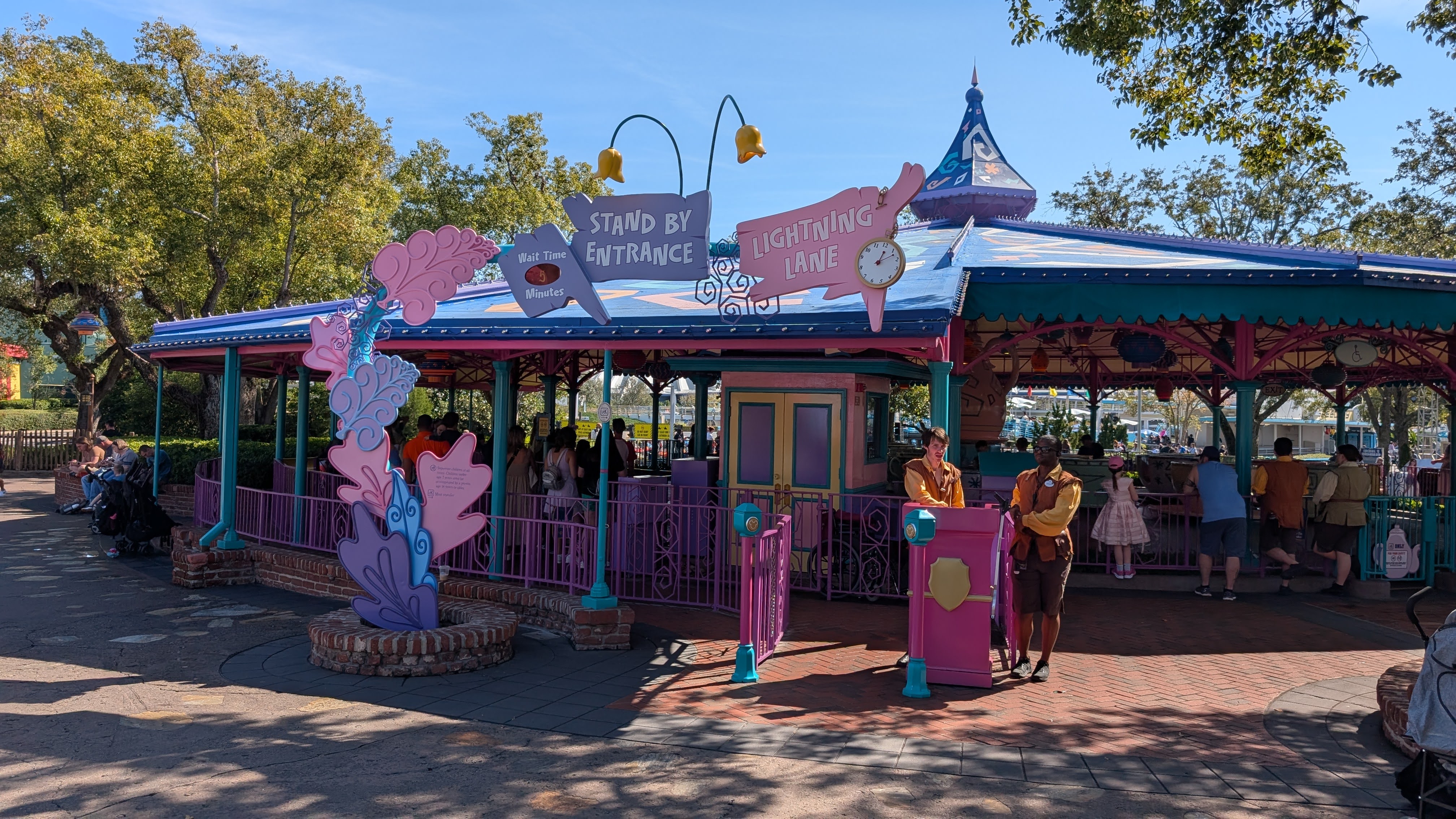 Walt Disney World Magic Kingdom Mad Tea Party standby and Lightning Lane entrance Walt Disney World Magic Kingdom Mad Tea Party standby and Lightning Lane entrance