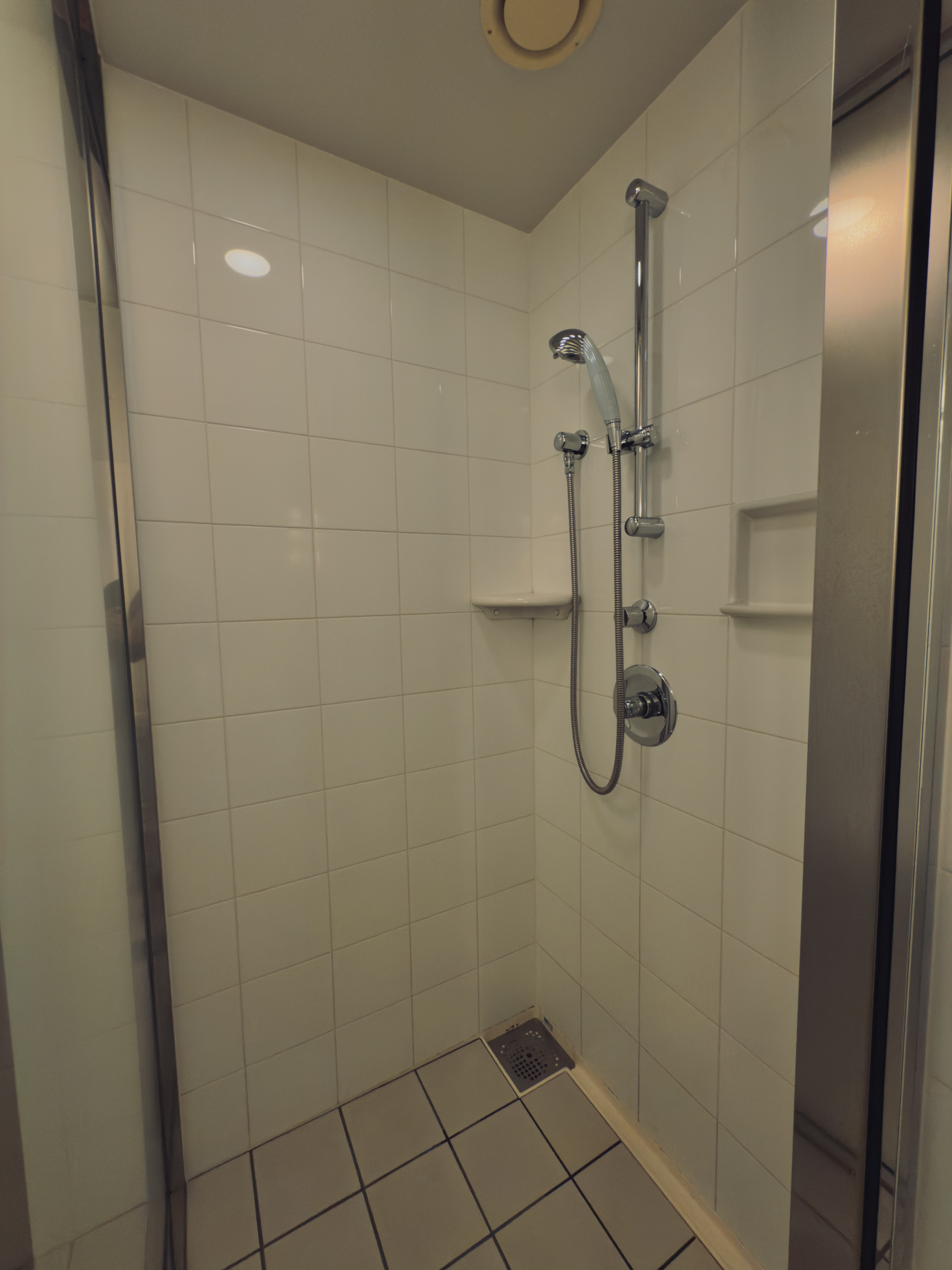 ANA Crowne Plaza Nagoya bathroom shower ANA Crowne Plaza Nagoya bathroom shower