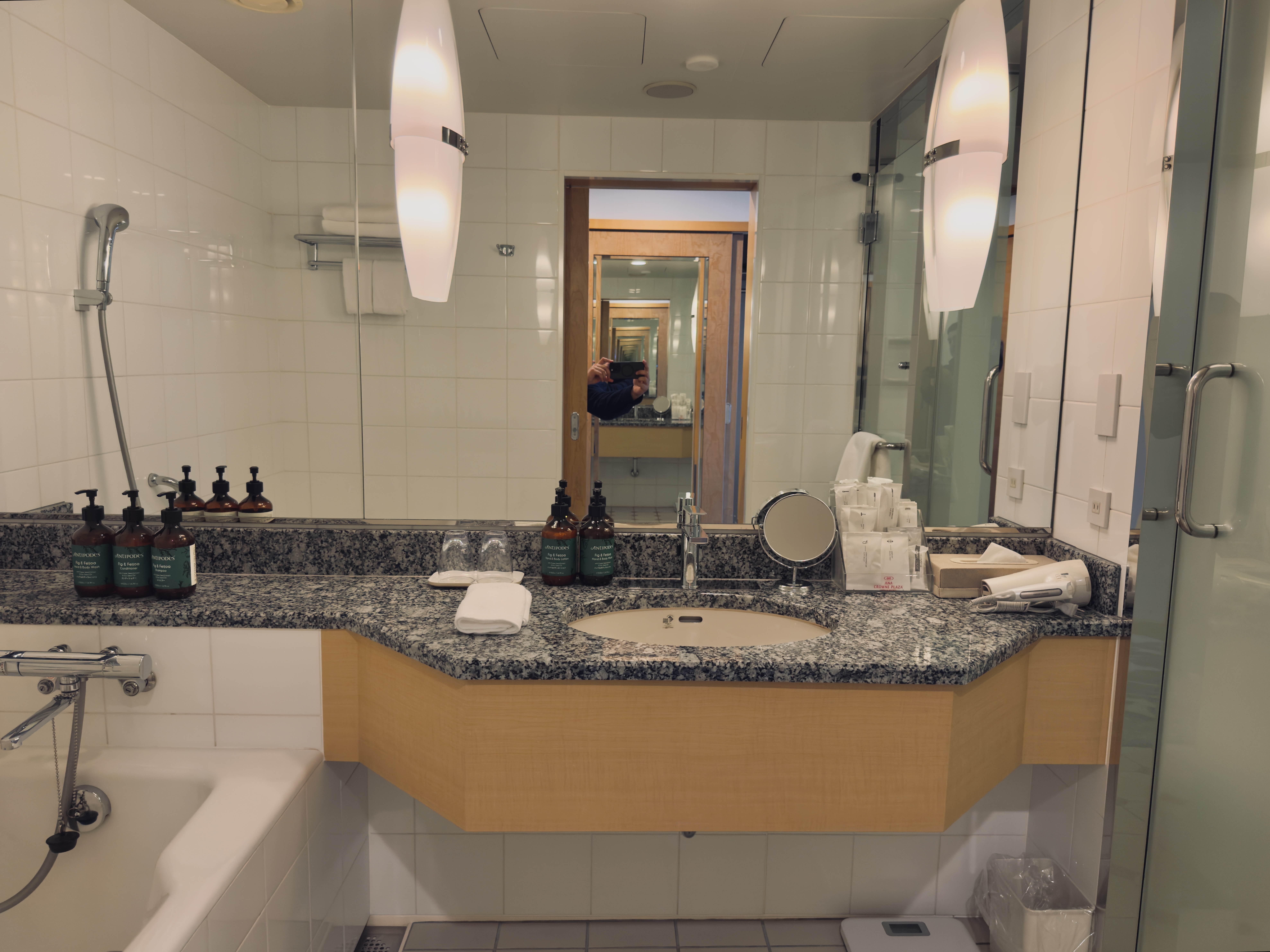 ANA Crowne Plaza Nagoya bathroom vanity ANA Crowne Plaza Nagoya bathroom vanity