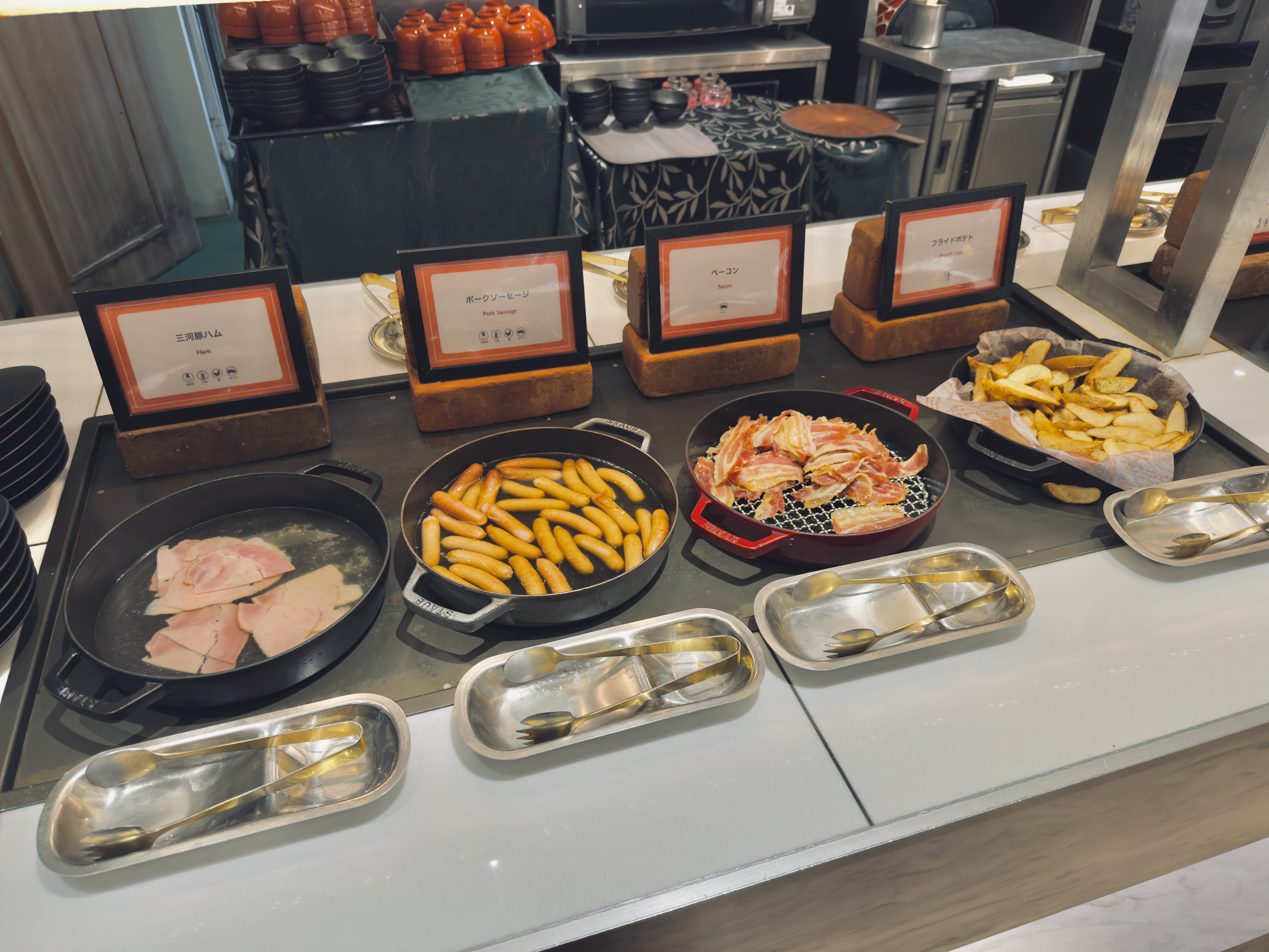 ANA Crowne Plaza Nagoya breakfast buffet hot food ANA Crowne Plaza Nagoya breakfast buffet hot food