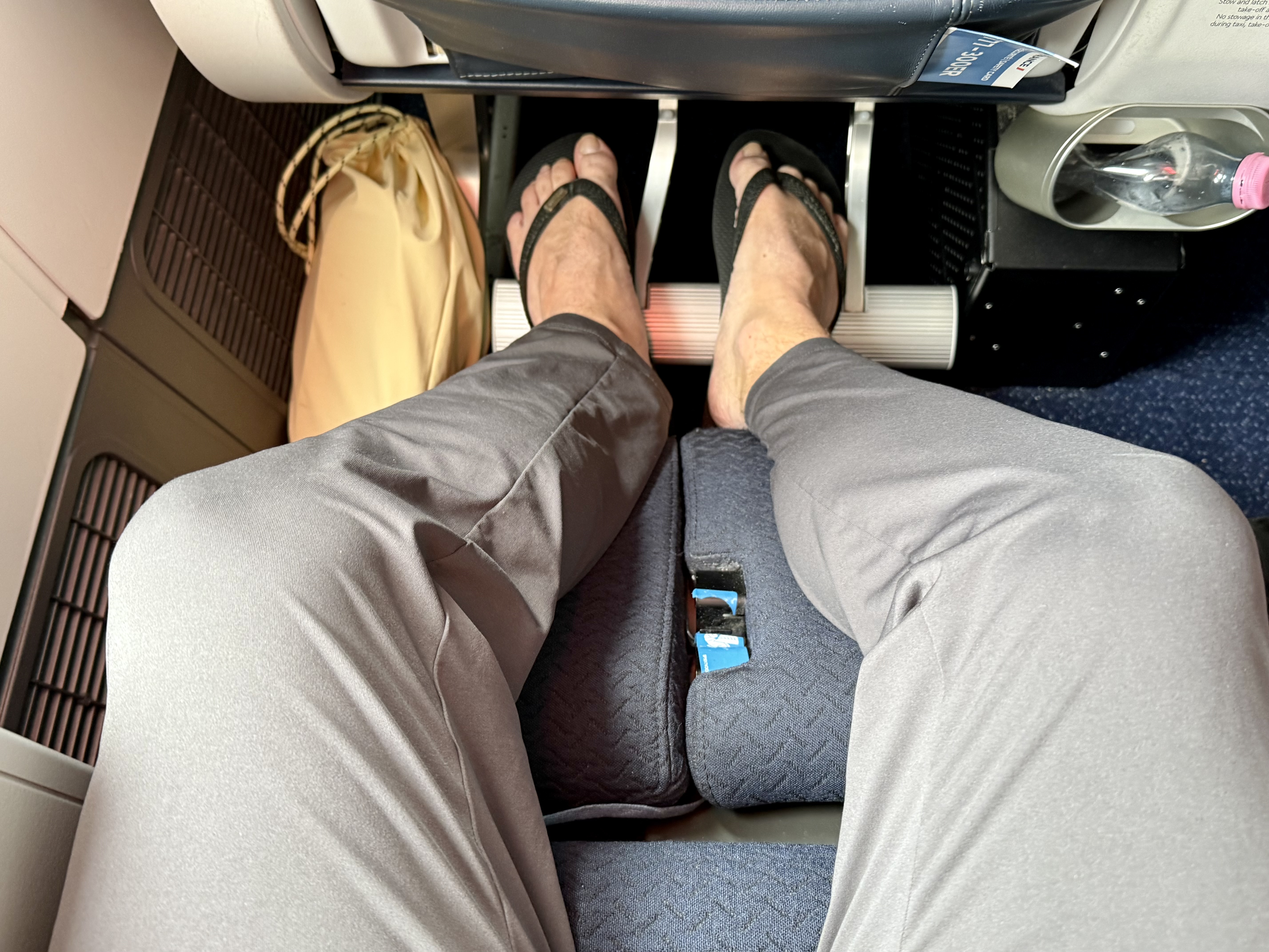Air France Boeing 777 300 premium economy foot and leg rest Air France Boeing 777 300 premium economy foot and leg rest