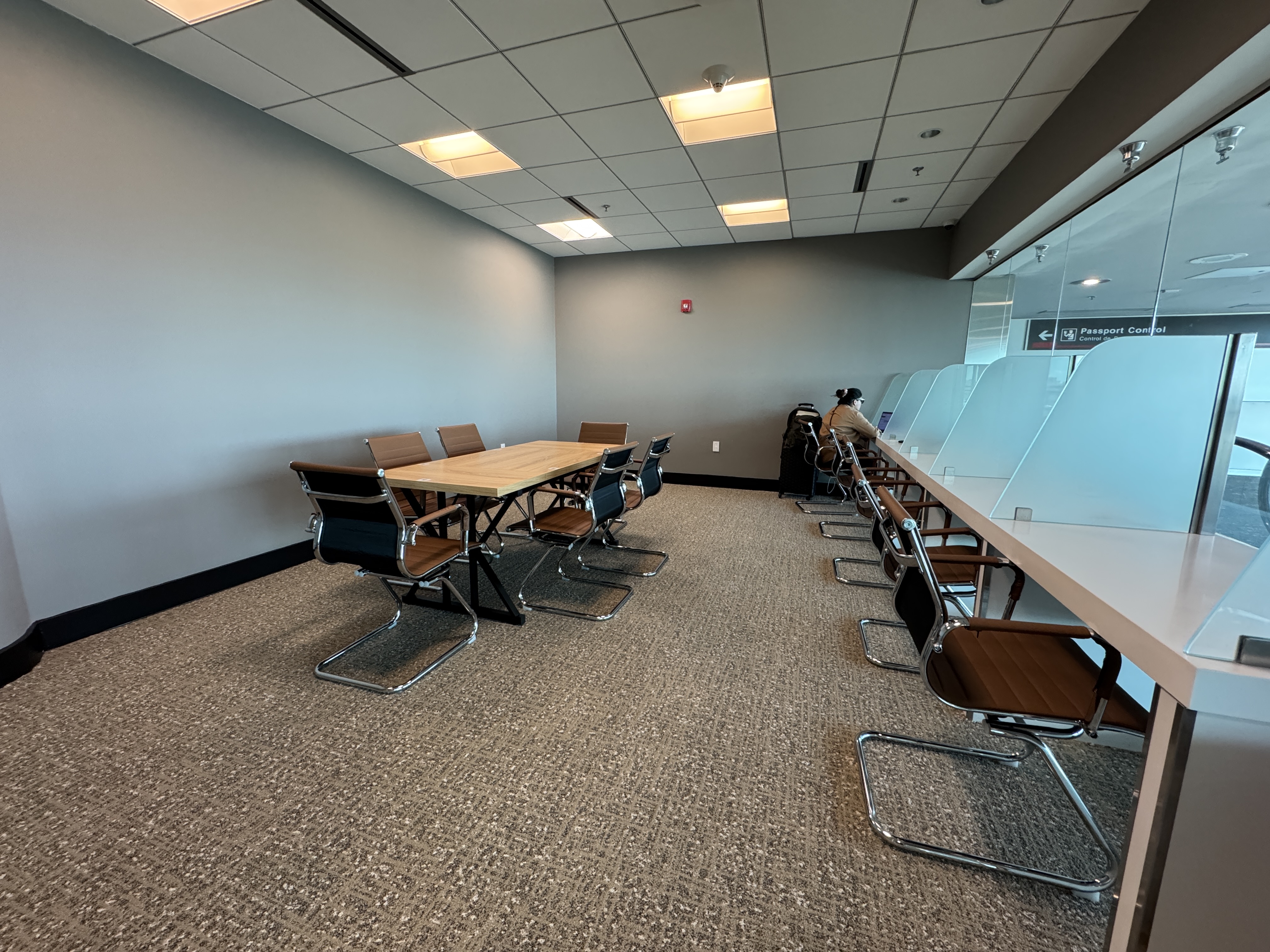 Avianca VIP Lounge business center seating 1