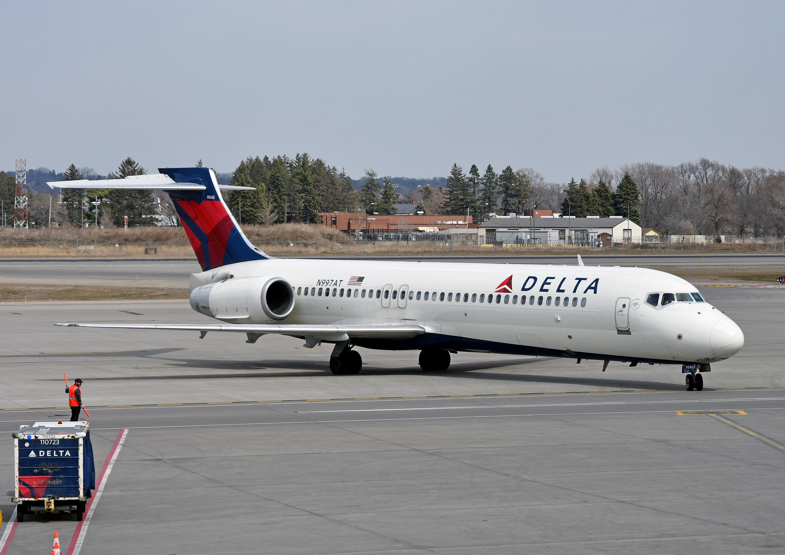 Delta B717 Parking MSP Delta B717 Parking MSP