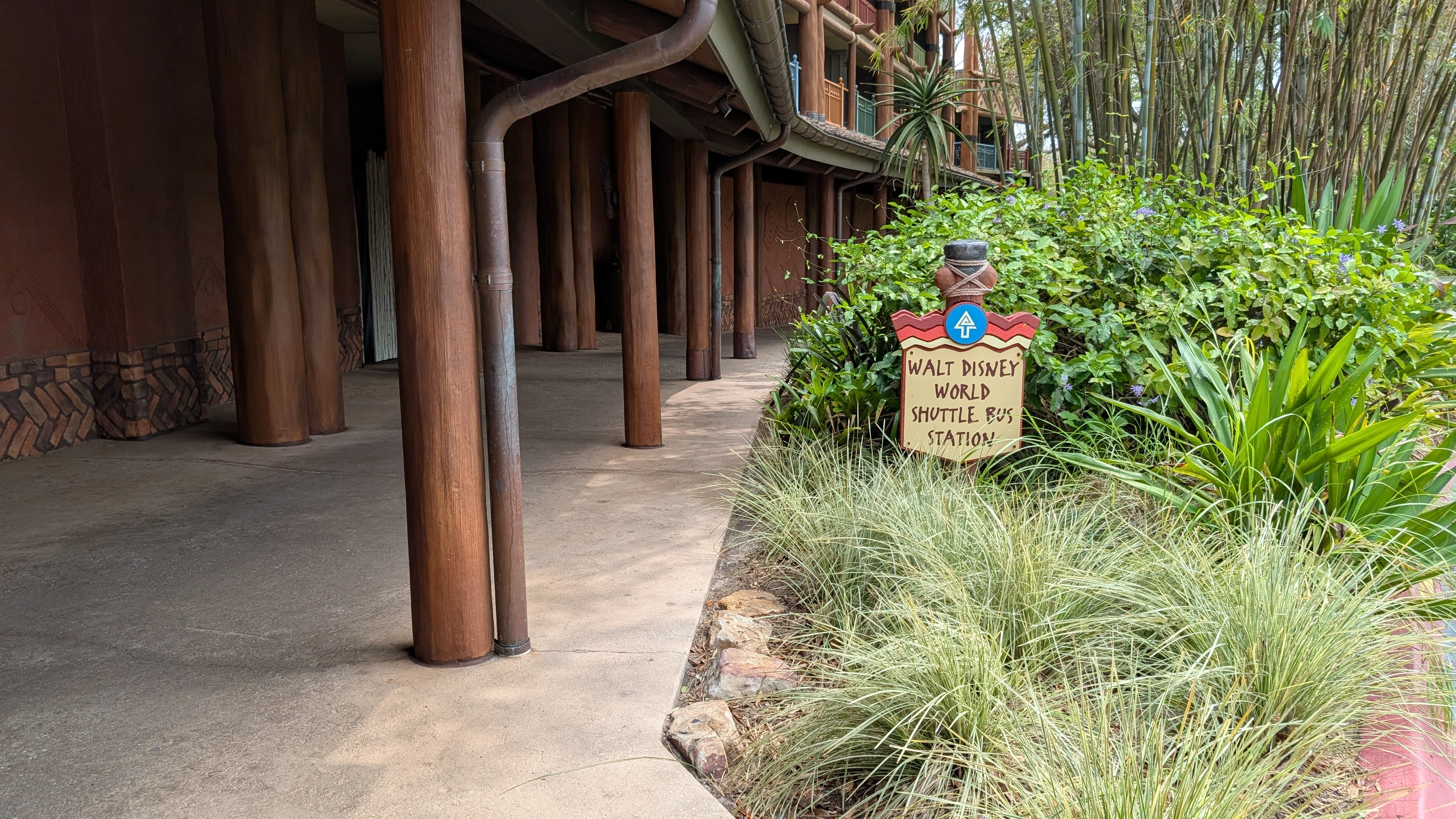 Disneys Animal Kingdom Lodge amenities bus transportation walkway Disneys Animal Kingdom Lodge amenities bus transportation walkway