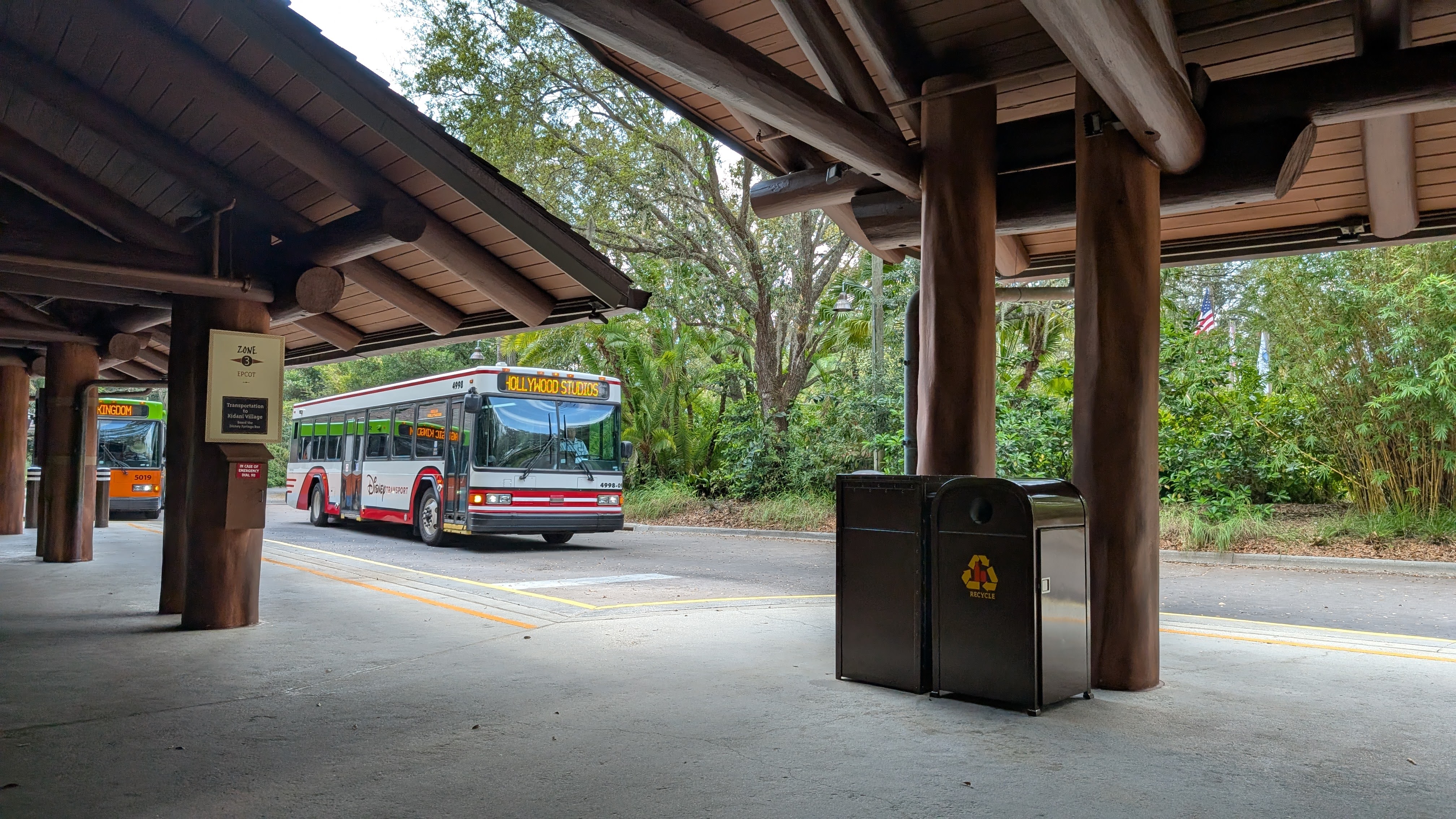 Disneys Animal Kingdom Lodge amenities shuttle bus Disneys Animal Kingdom Lodge amenities shuttle bus