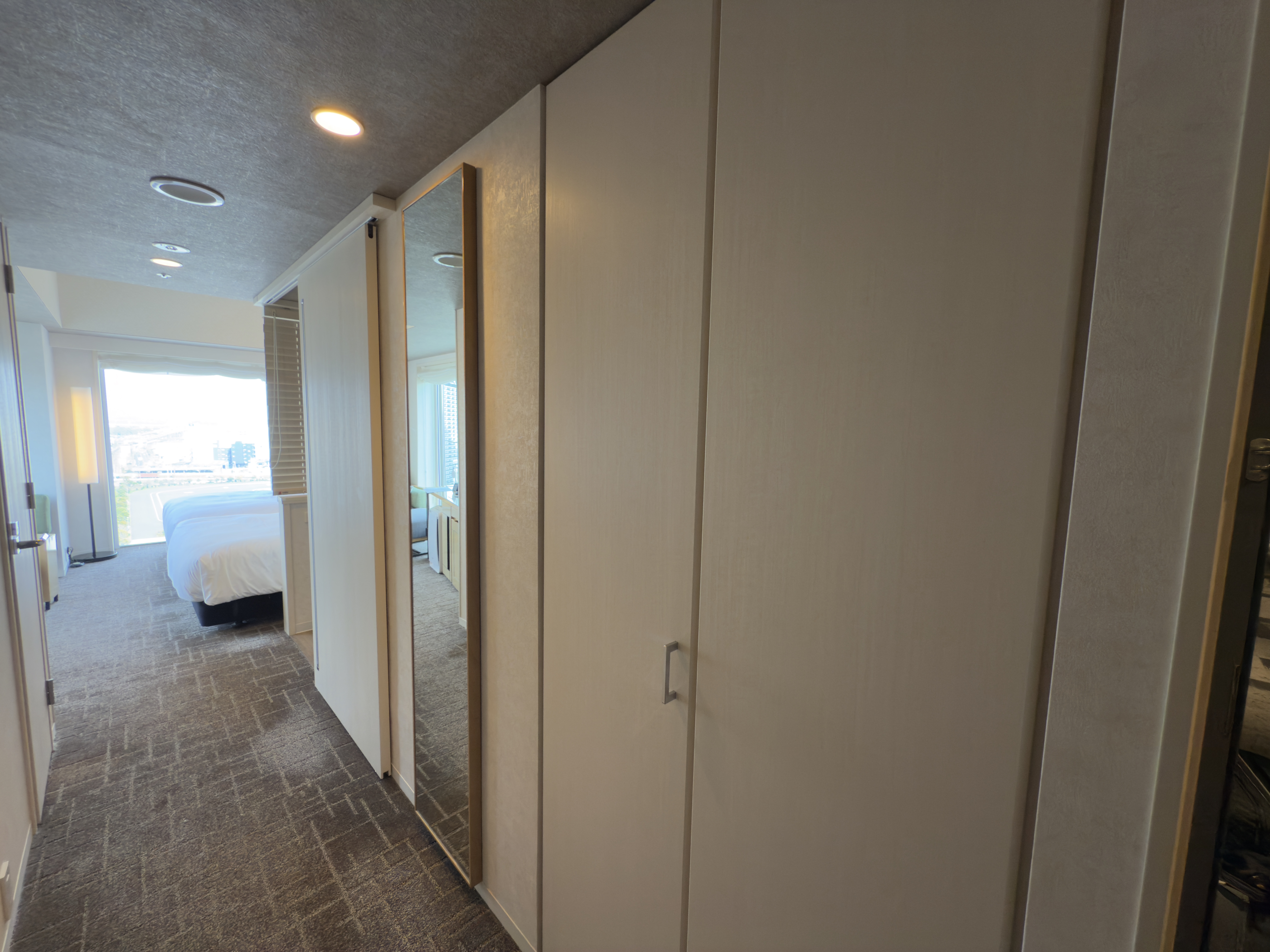 DoubleTree by Hilton Tokyo Ariake closet DoubleTree by Hilton Tokyo Ariake closet