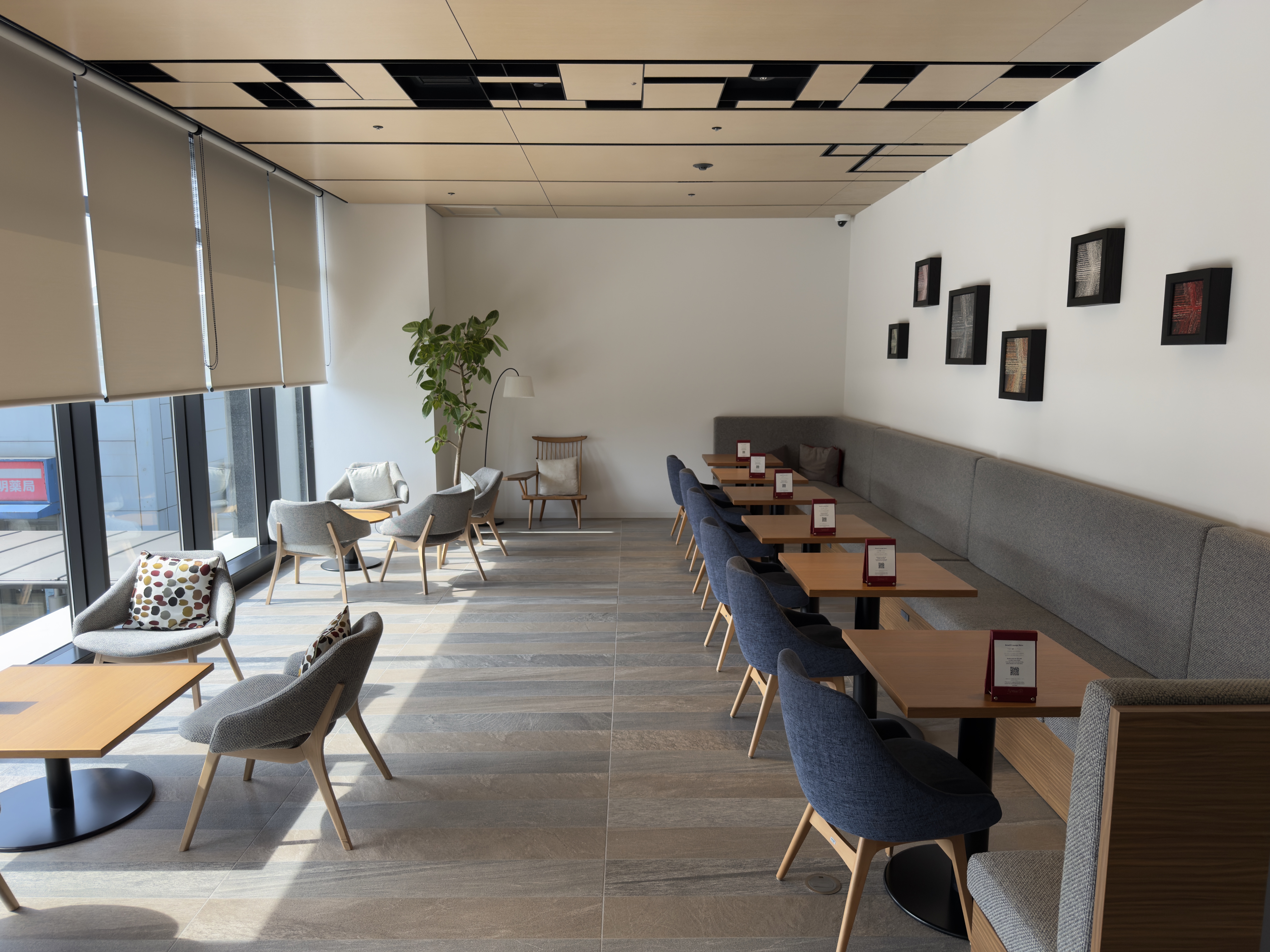 DoubleTree by Hilton Tokyo Ariake lounge seating DoubleTree by Hilton Tokyo Ariake lounge seating