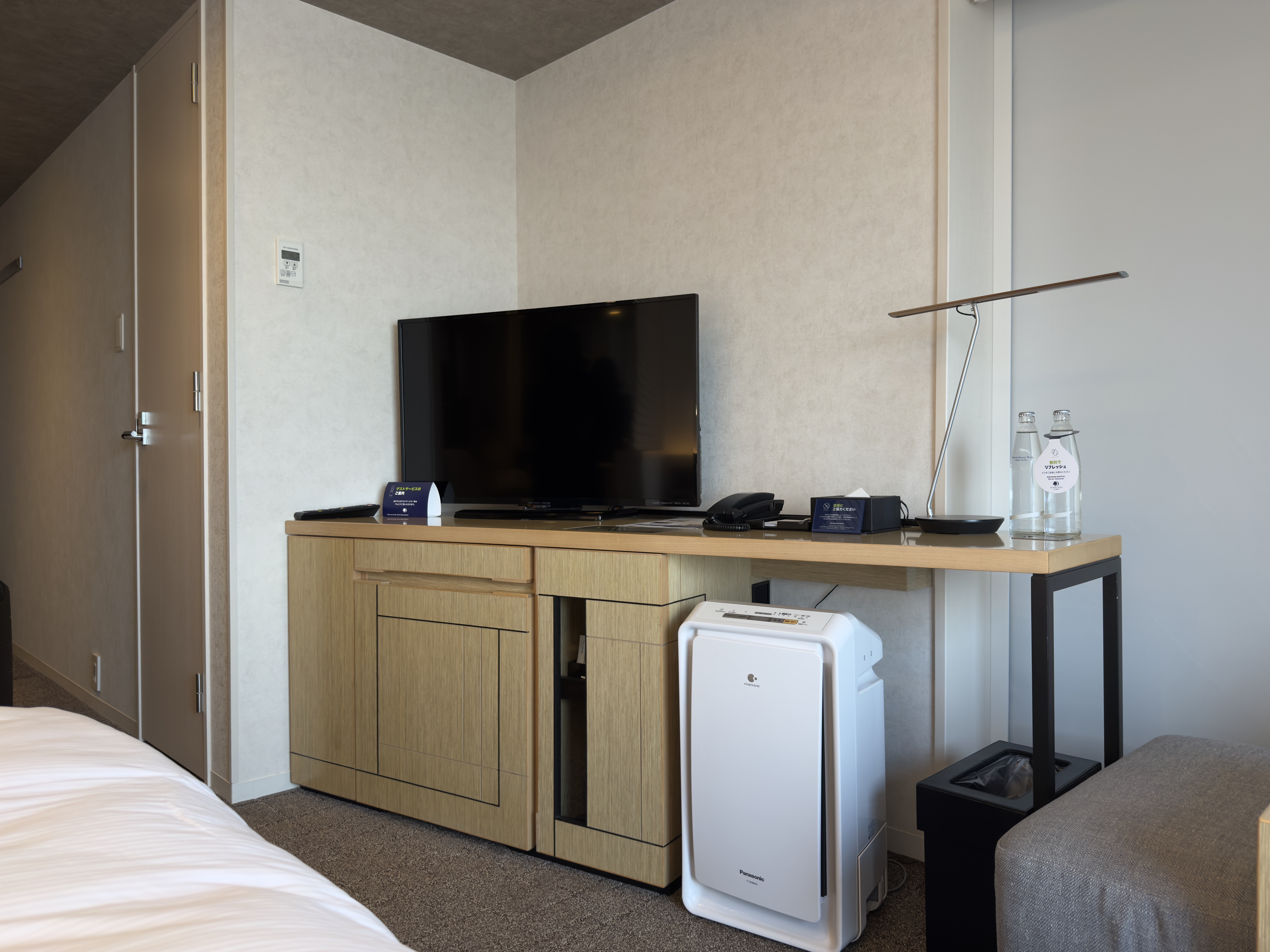 DoubleTree by Hilton Tokyo Ariake tv unit far away DoubleTree by Hilton Tokyo Ariake tv unit far away
