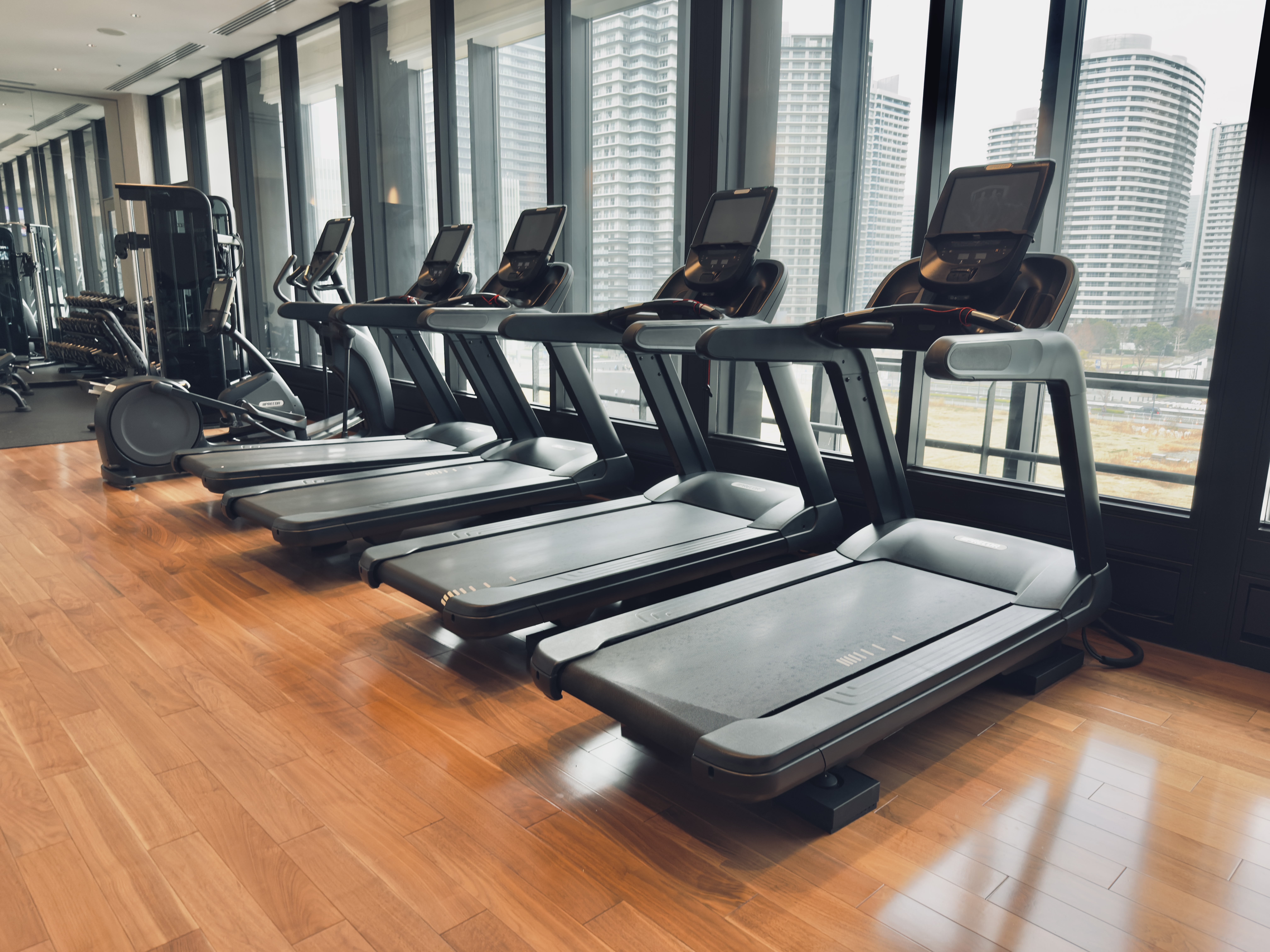 Hilton Yokohama fitness center cardio machines