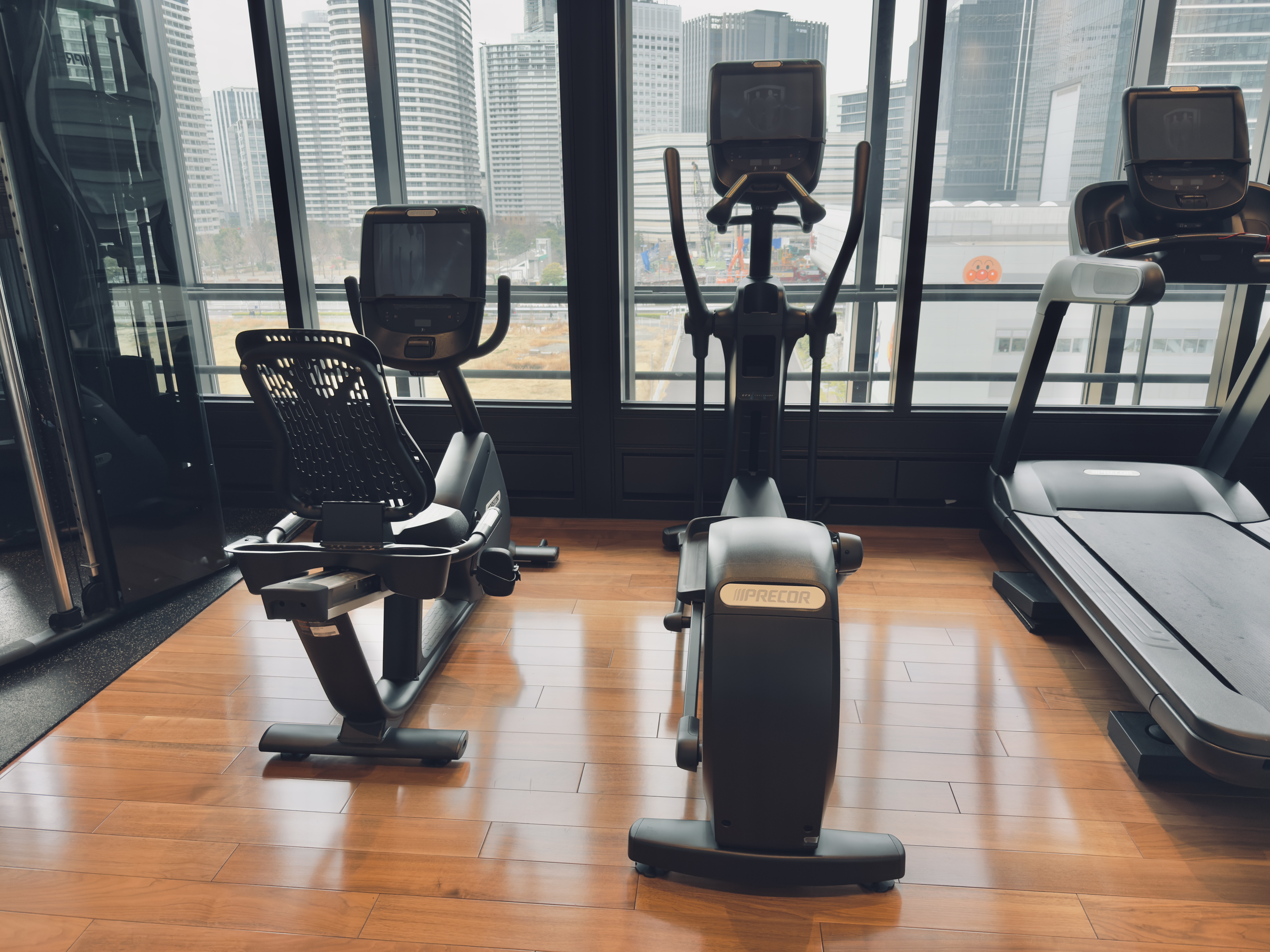 Hilton Yokohama fitness center elliptical and stationary bike