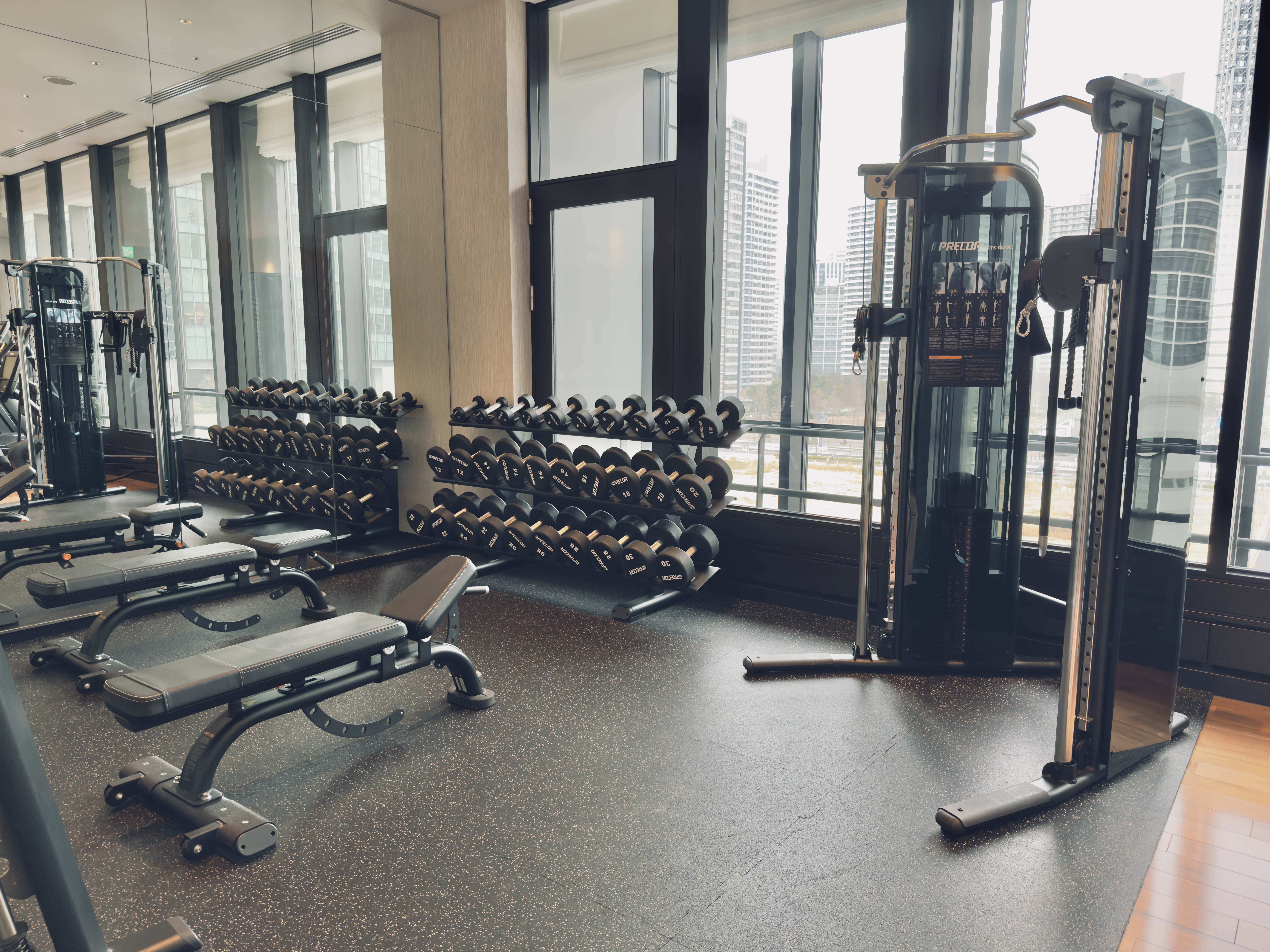Hilton Yokohama fitness center strength training