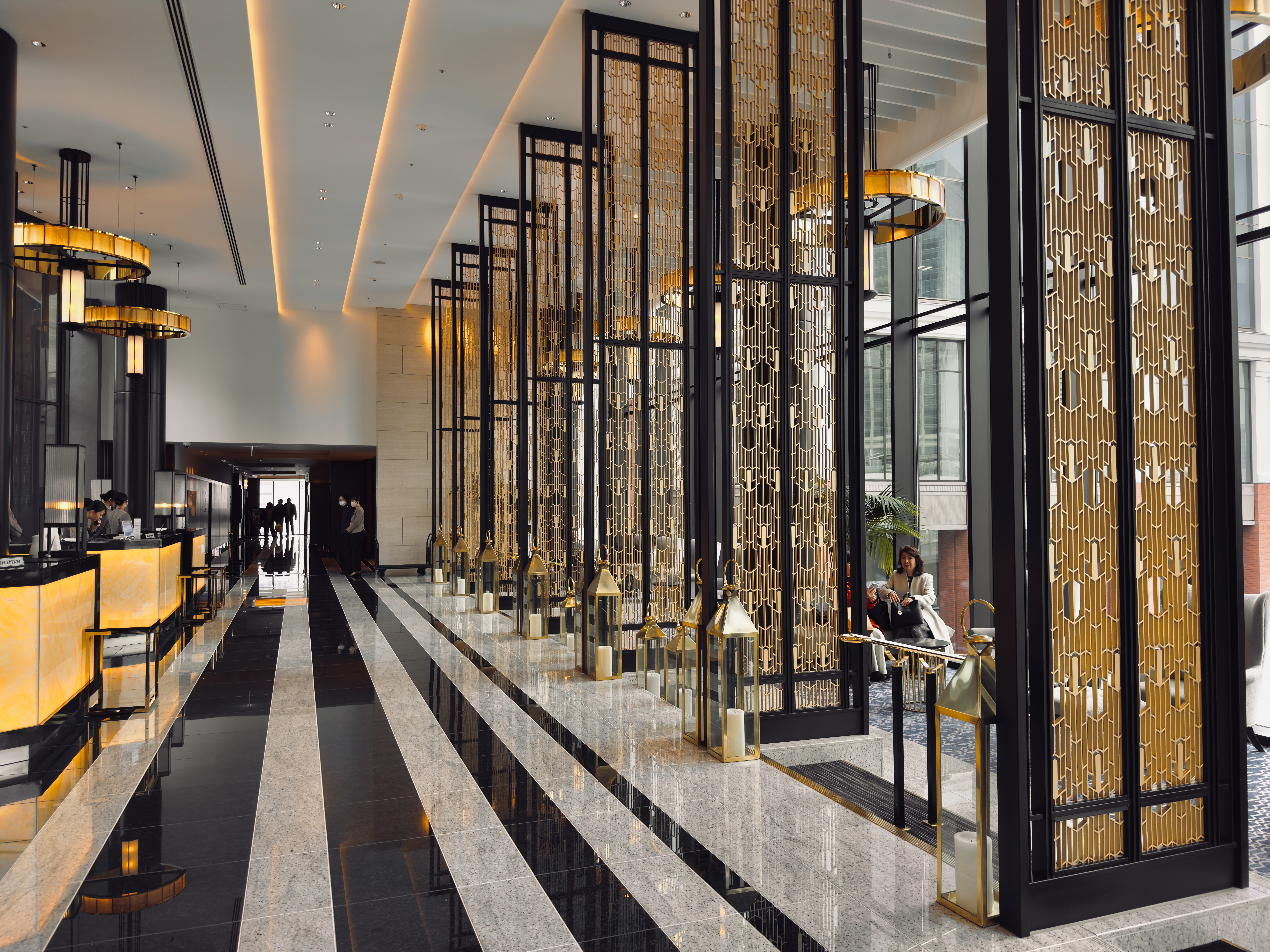 Hilton Yokohama lobby seating